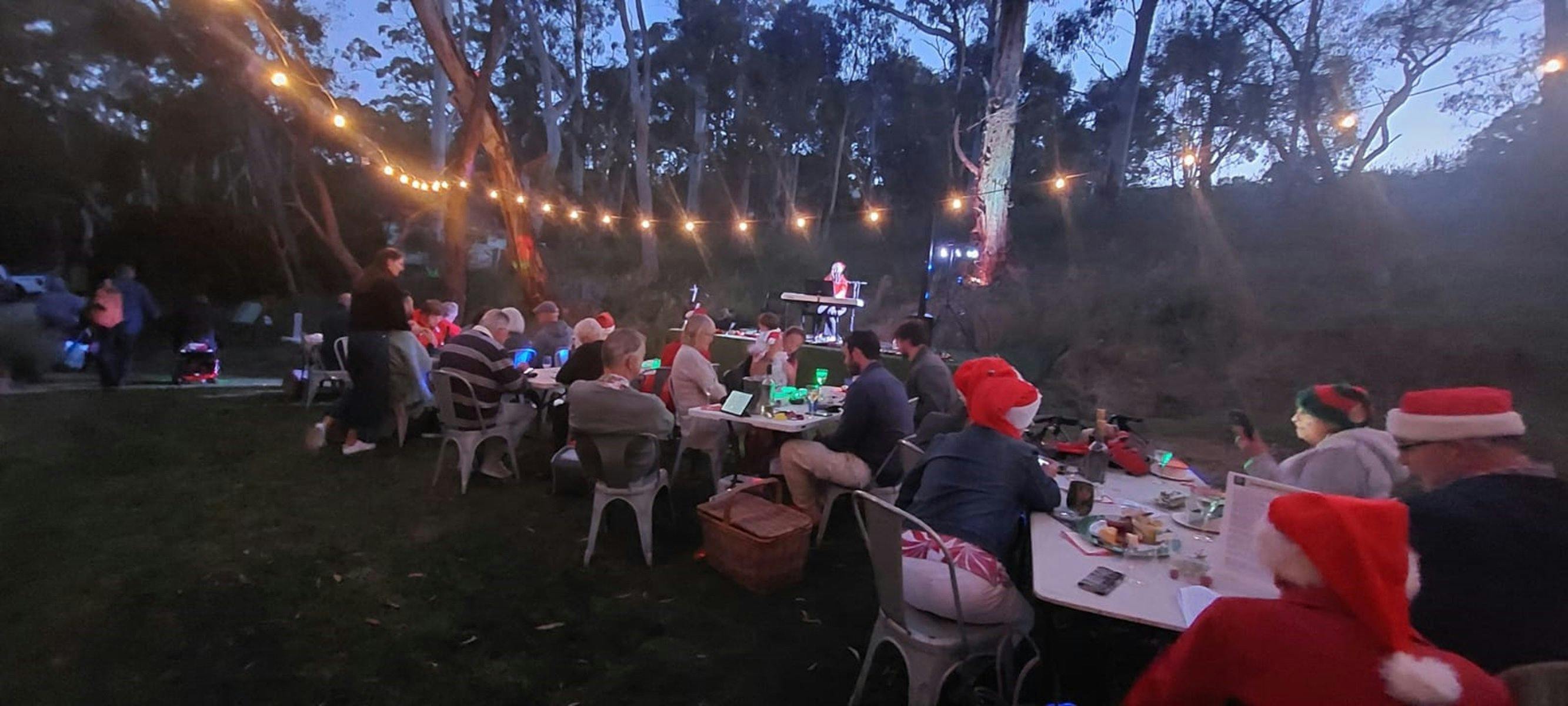 Christmas Carols @ Sinclairs Gully