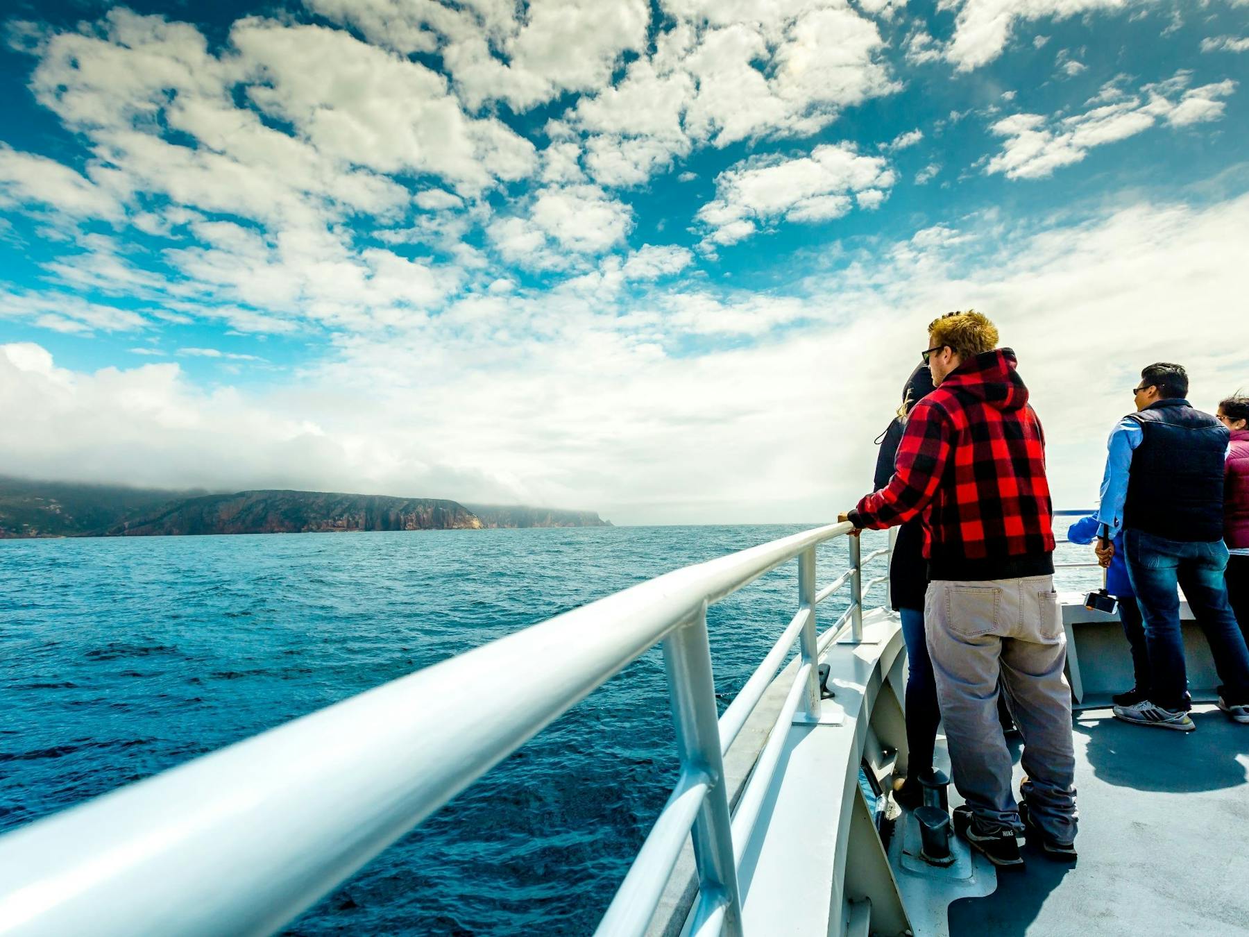 Sightseeing on Wineglass Bay Cruises