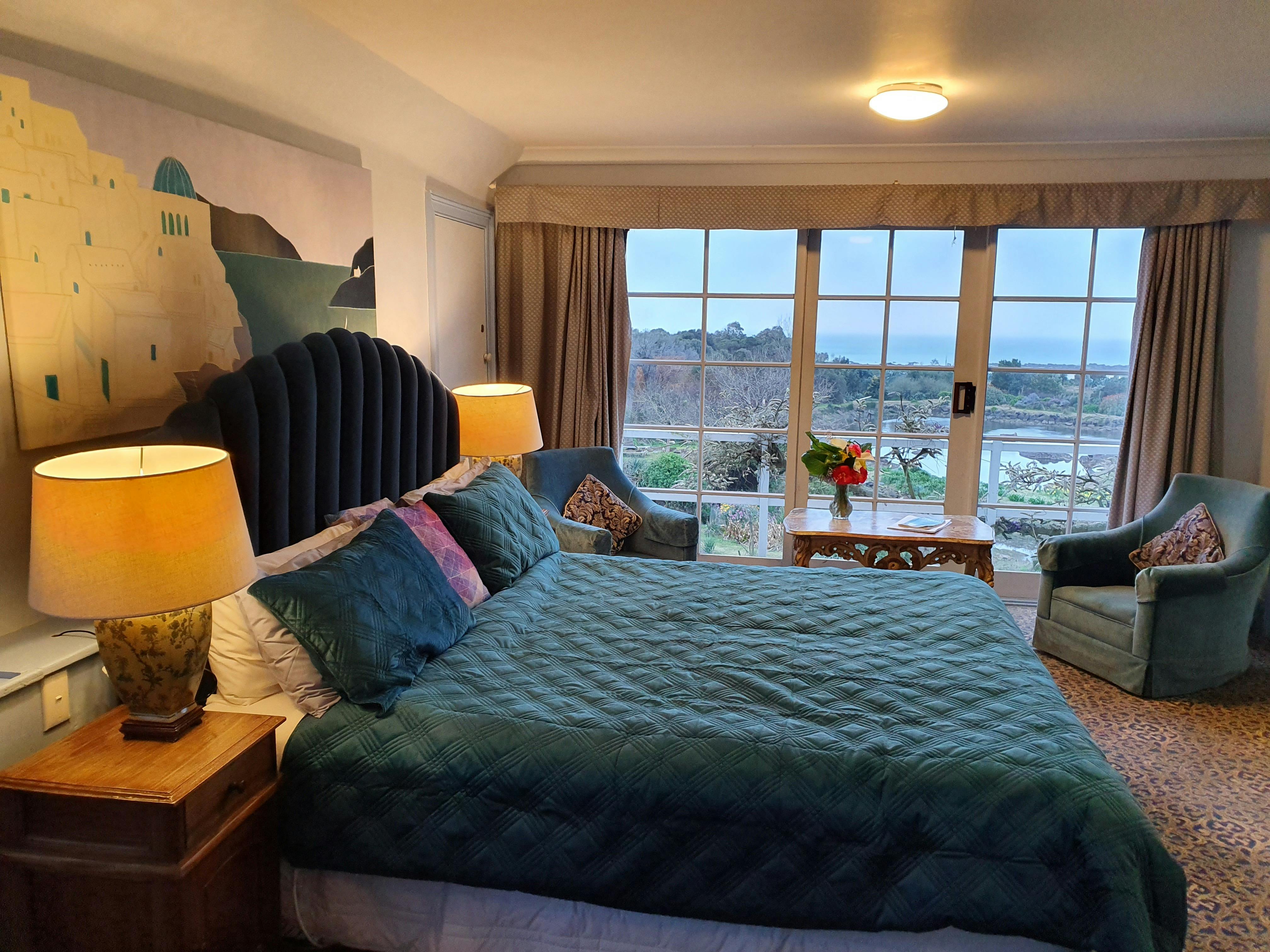 Suite (Private Balcony)