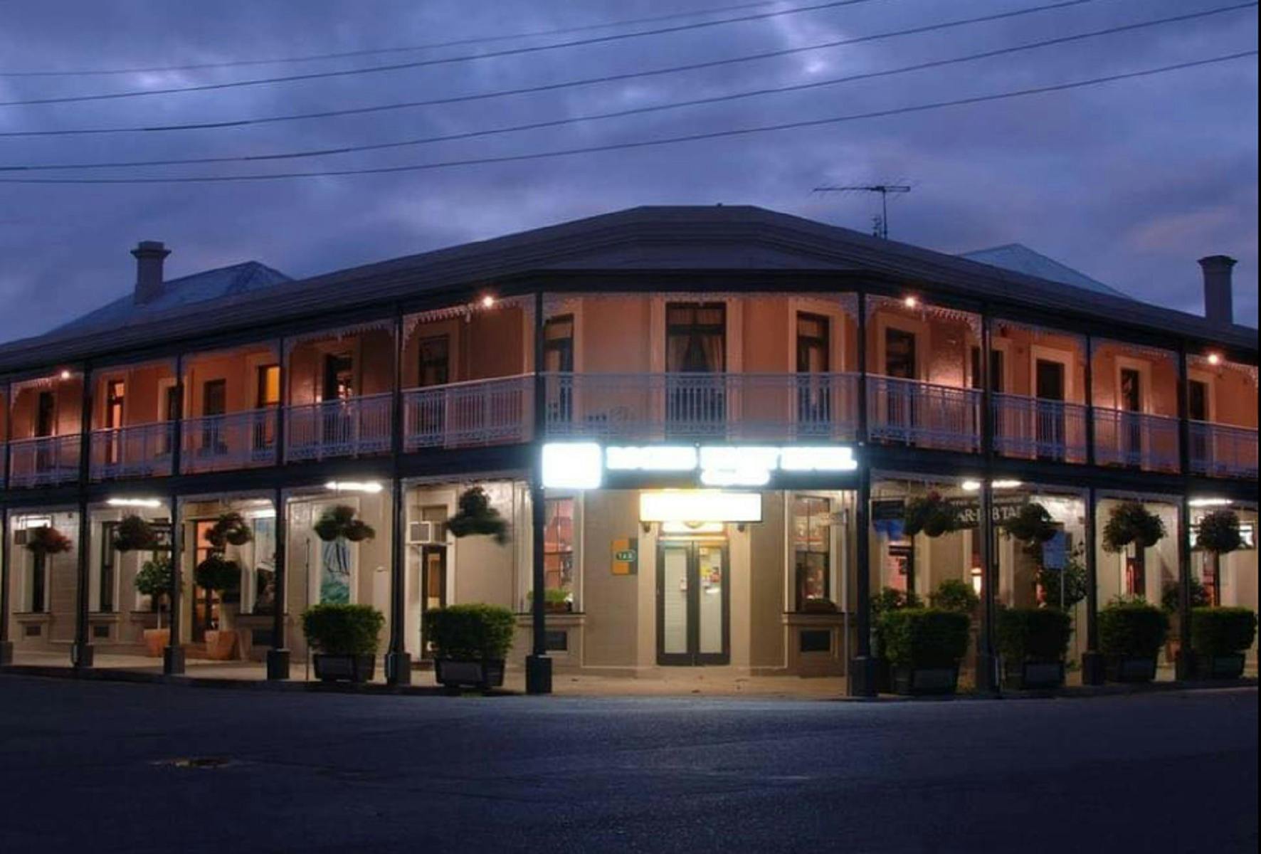 Roaches Hotel Grafton