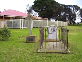 Located next to the Millicent hospital is the grave of James Nelson and 3 unknown sailors.