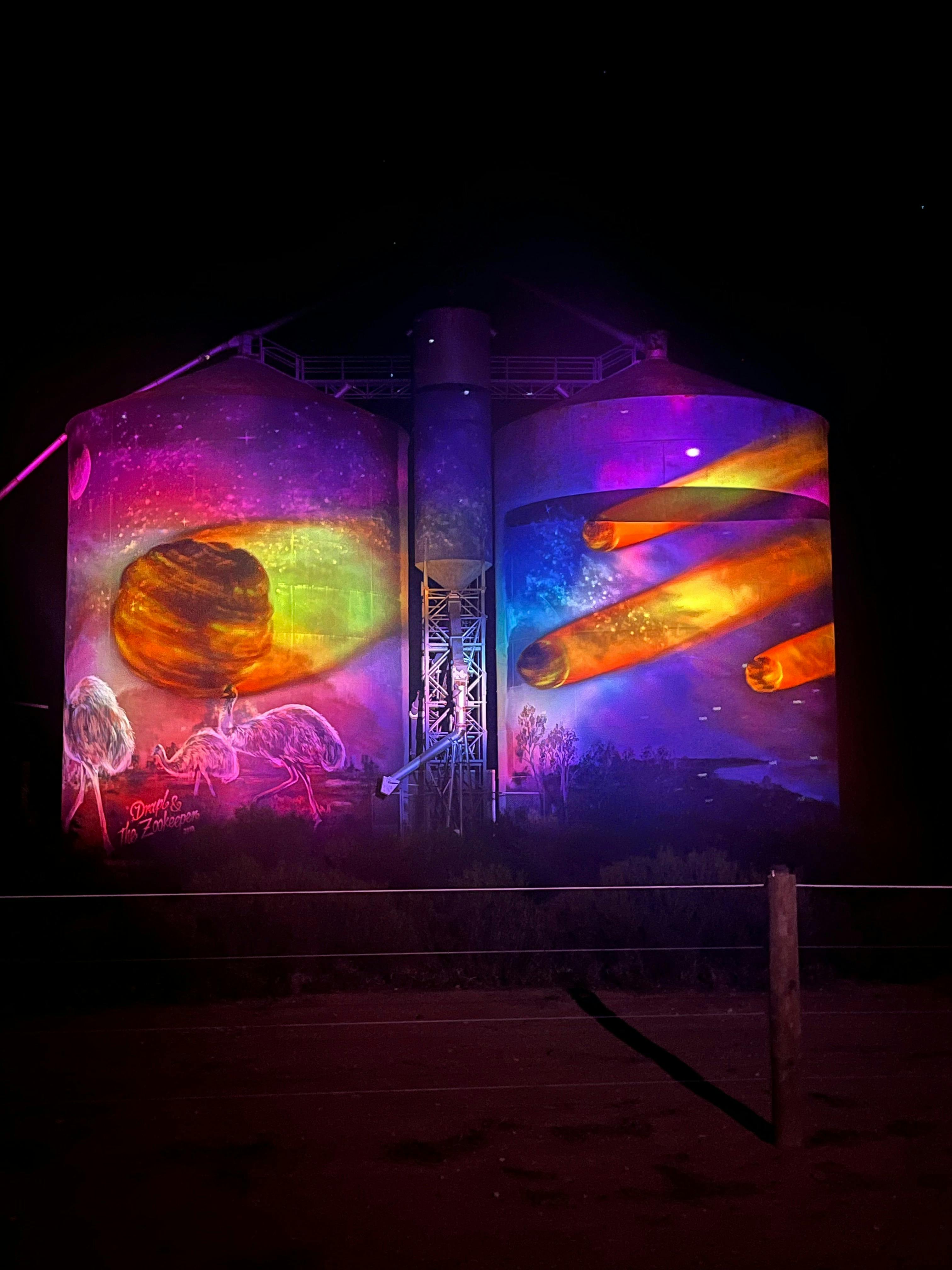 Stories of Astronomy on the GrainCorp Silos at Sea Lake