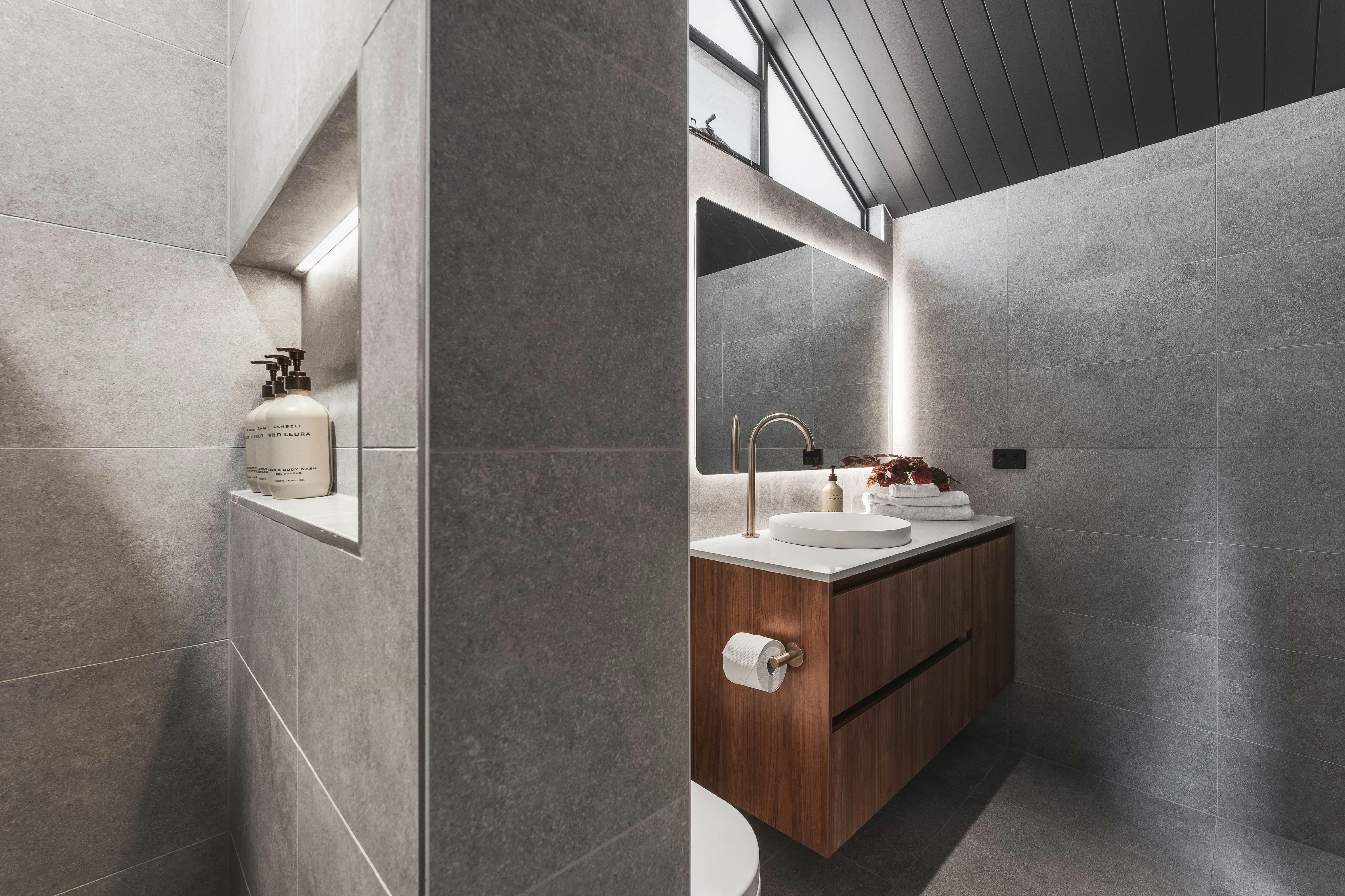 Bathroom | Luxury Alpine 1BR Villa | Tasman Holiday Parks - Bright
