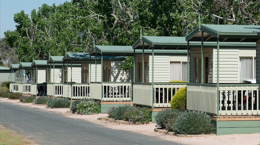 DELUXE CABIN