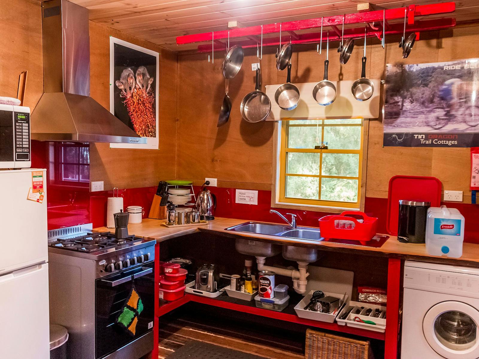 Settlers Hut at Tin Dragon Trail Cottages in North East Tasmania