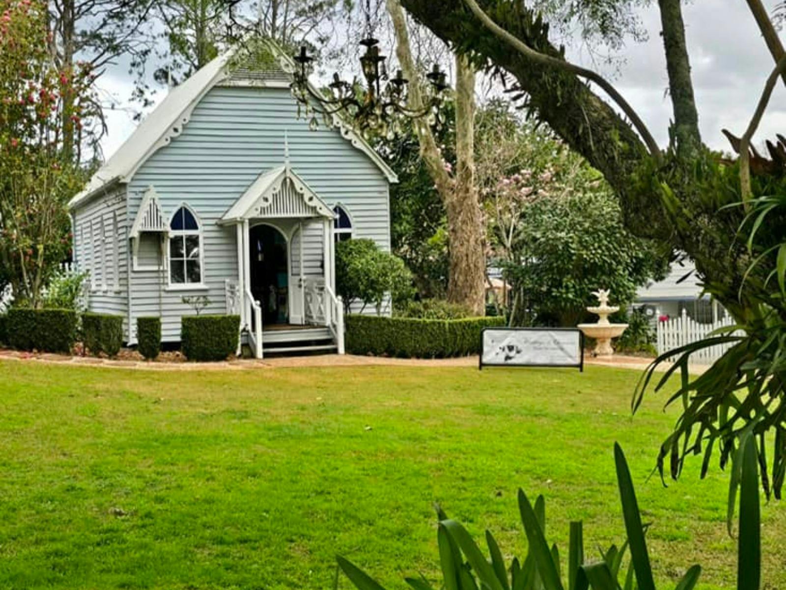 On the Green, Tamborine