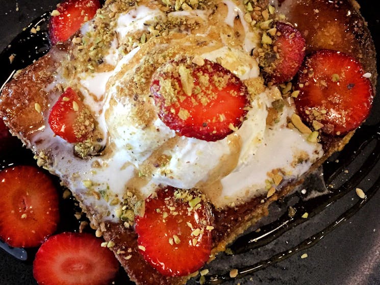 French toast with strawberries