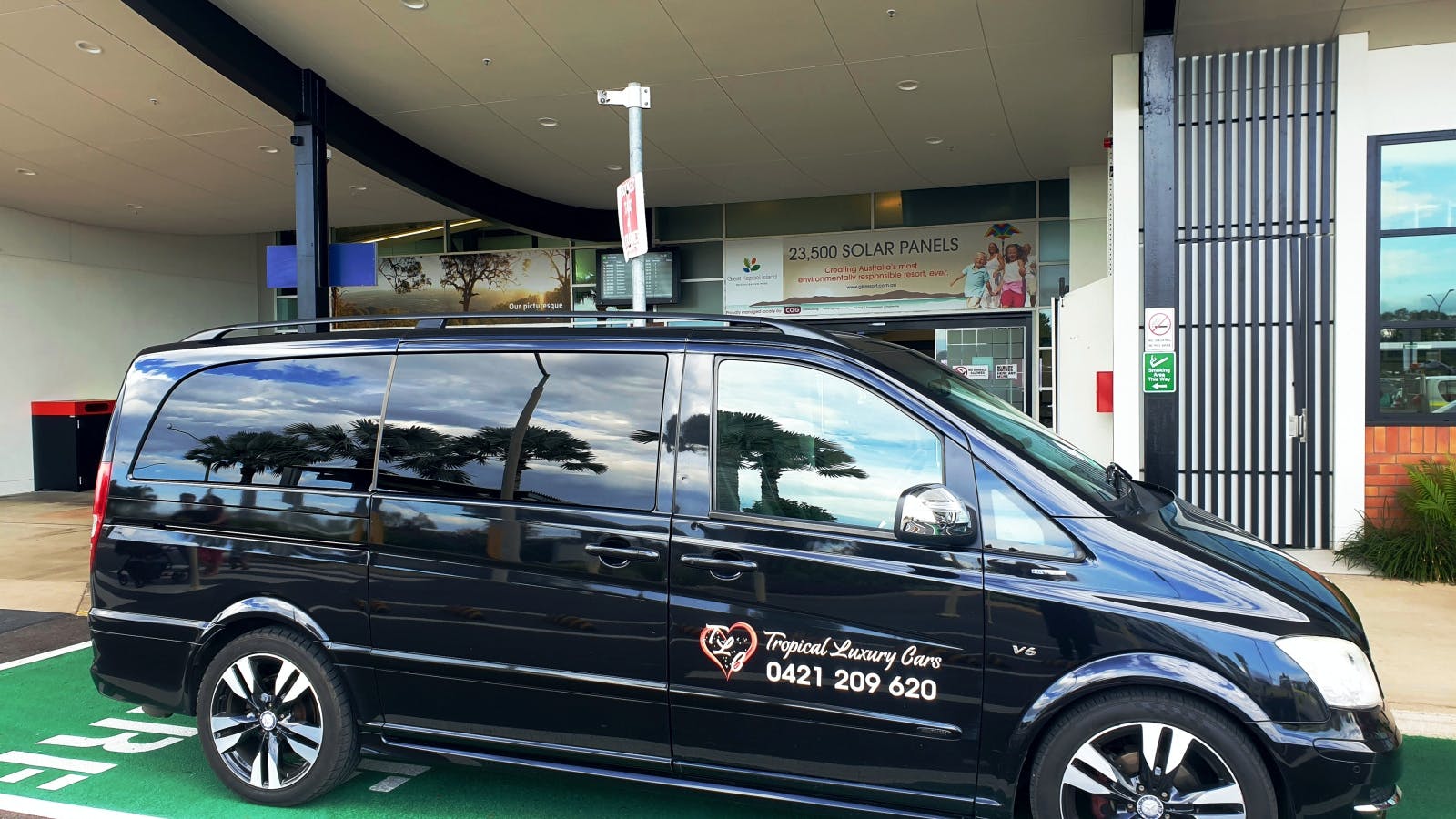 7-Seater Mercedes-Benz luxury Van available for Airport Transfers 7-Seater Mercedes-Benz luxury Van available for Airport Transfers
