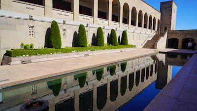 Canberra Sightseeing Tour Australian War Memorial Pool of Reflection