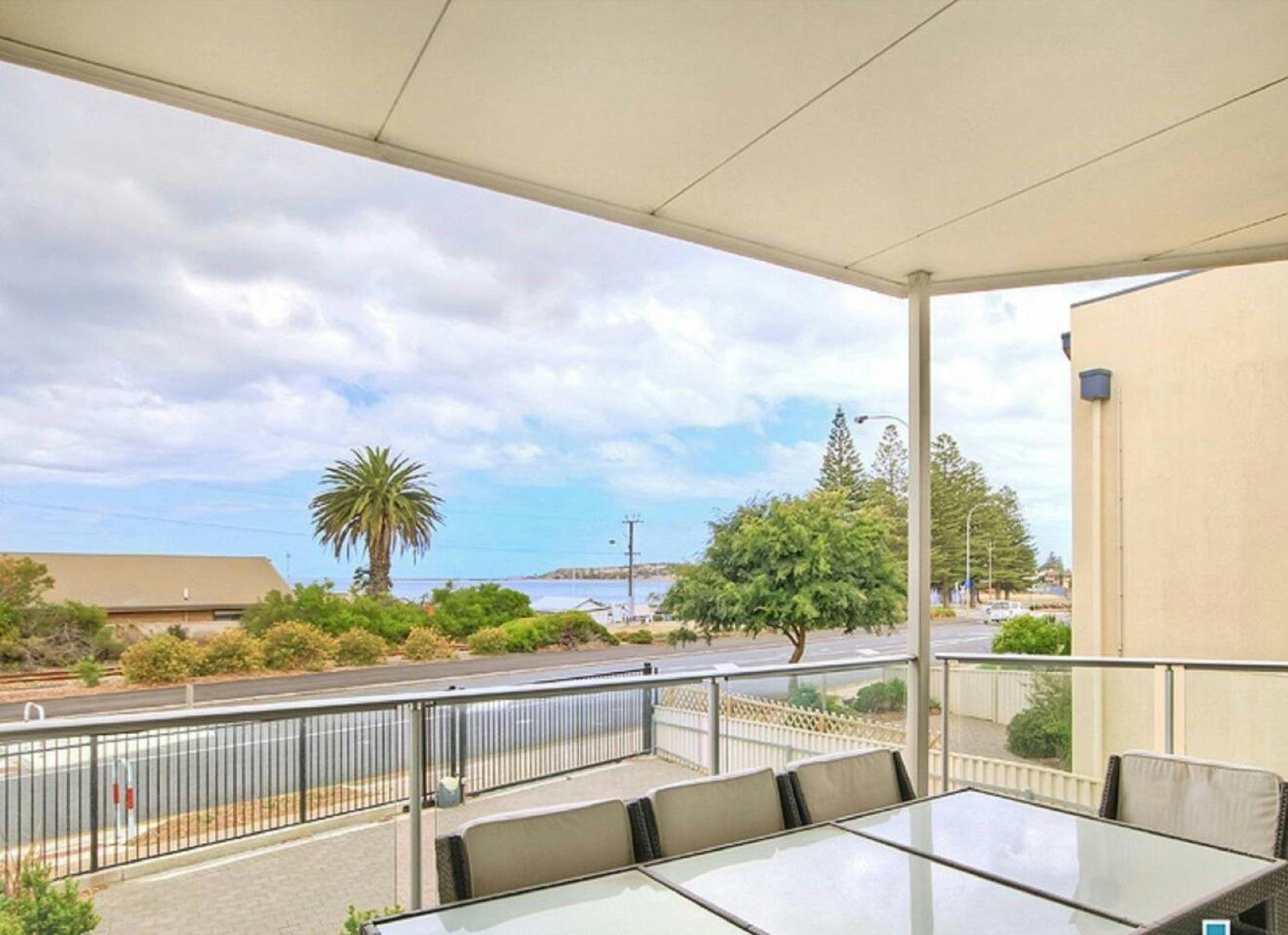 Block Escape - Ocean View Apartment No. 1