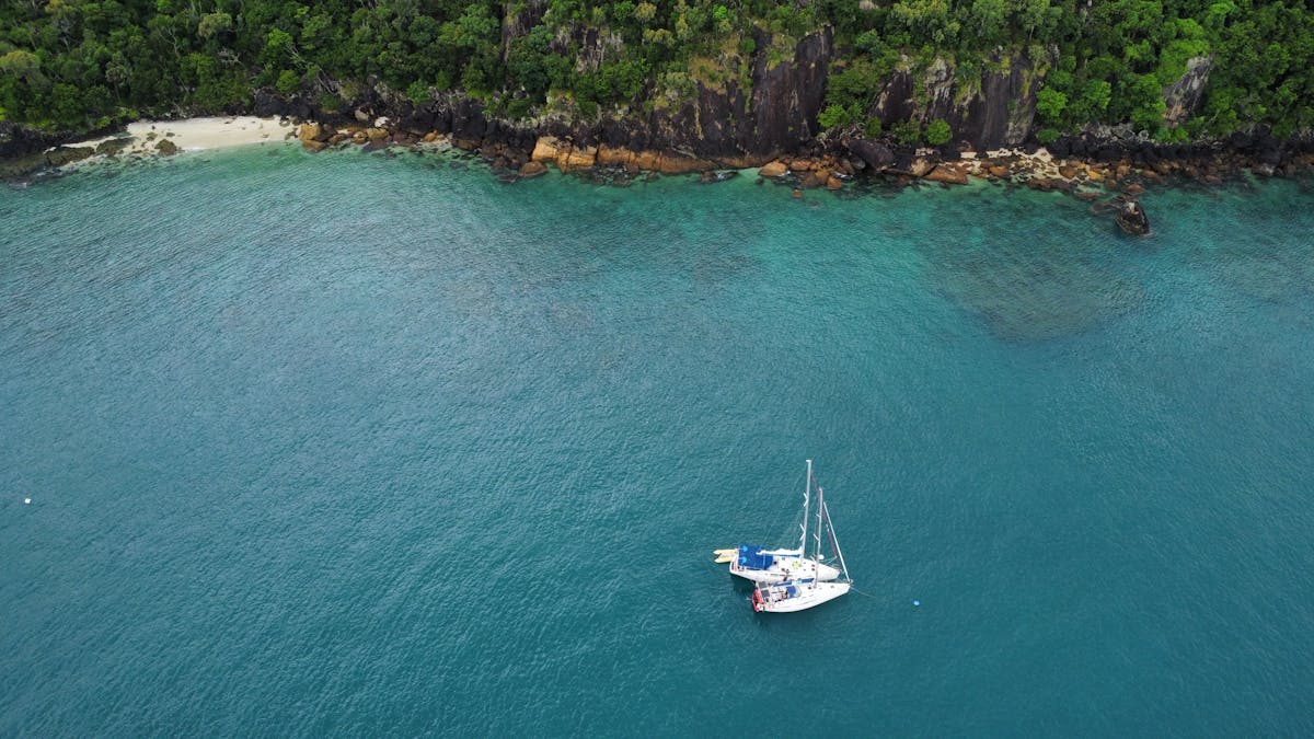 Mainstay Sailing - Sailing in the Whitsundays