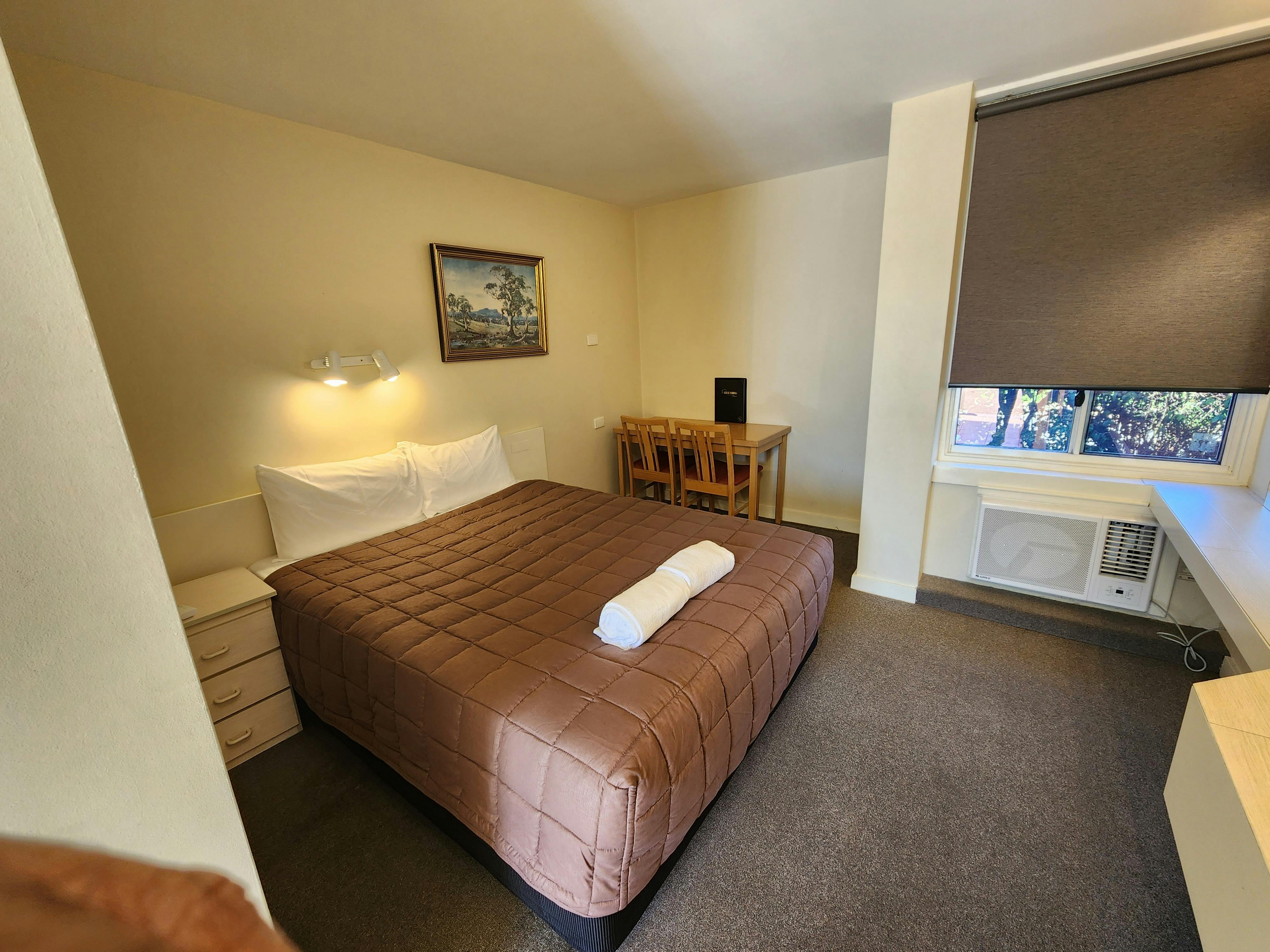 Economy Queen Room