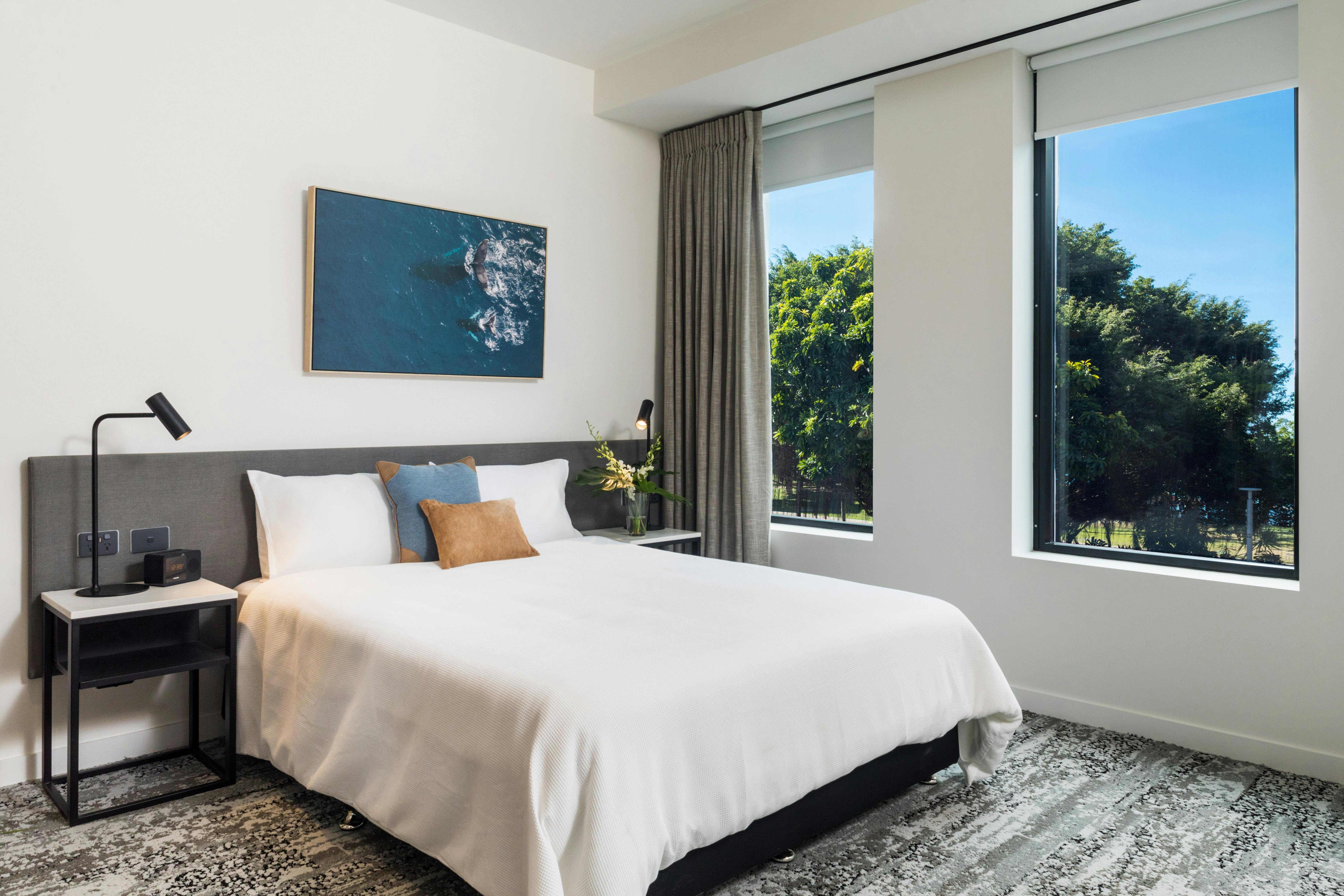 Oaks Cairns Hotel - Bedroom