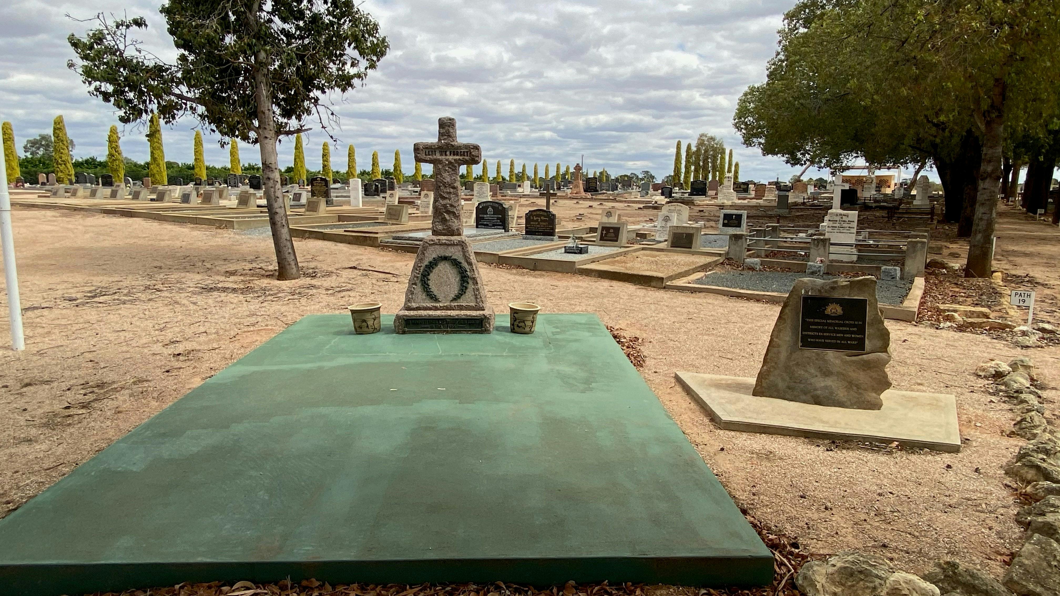 Waikerie & Districts Cemetery Cross of Sacrifice Memorial close view west