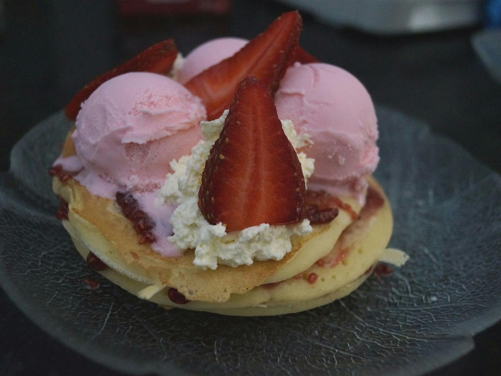 Pancakes with homemade iceream and jam