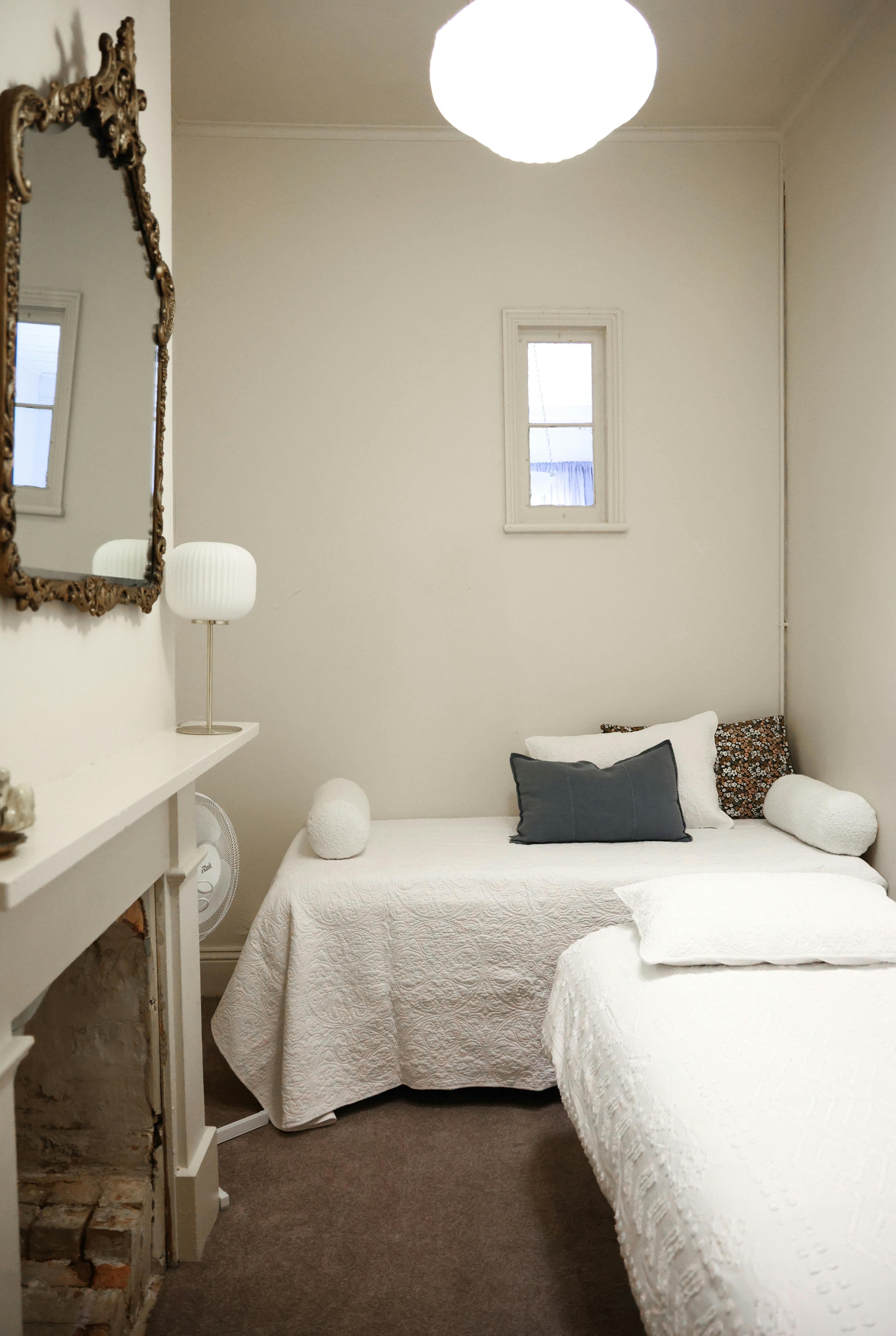 Bedroom with two single beds