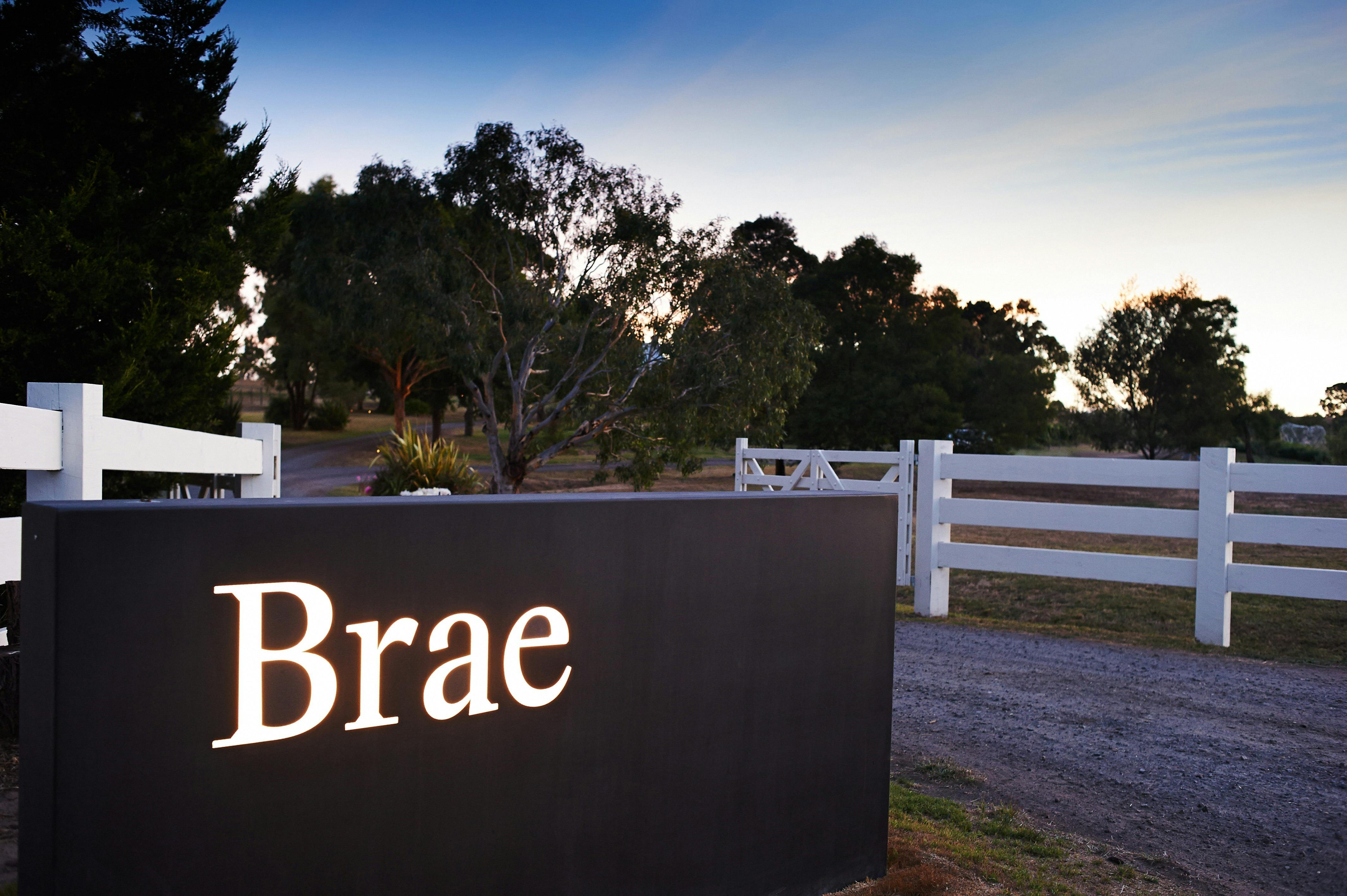 Brae exterior signage