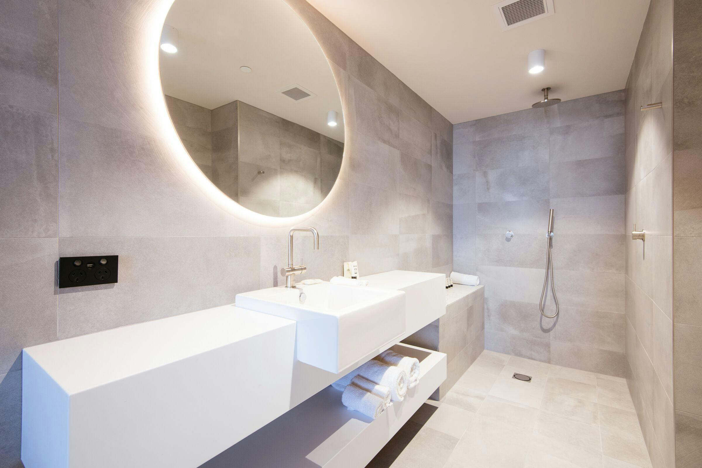 Esplanade Studio Bathroom