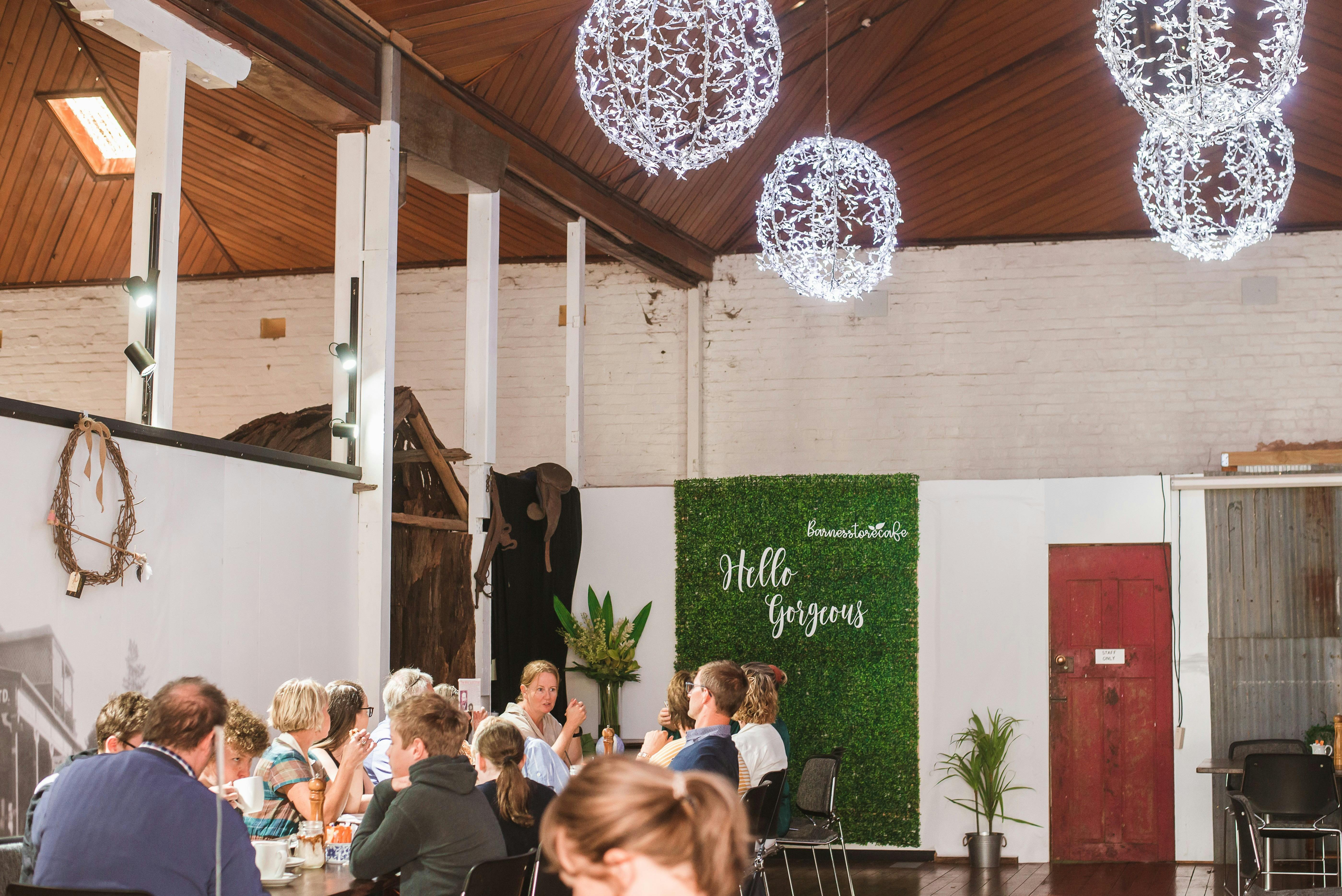 Barnes Store Emporium und Café