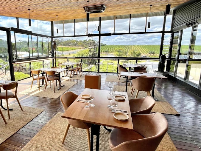 Winery Heritage Tour & Fine Dining Lunch