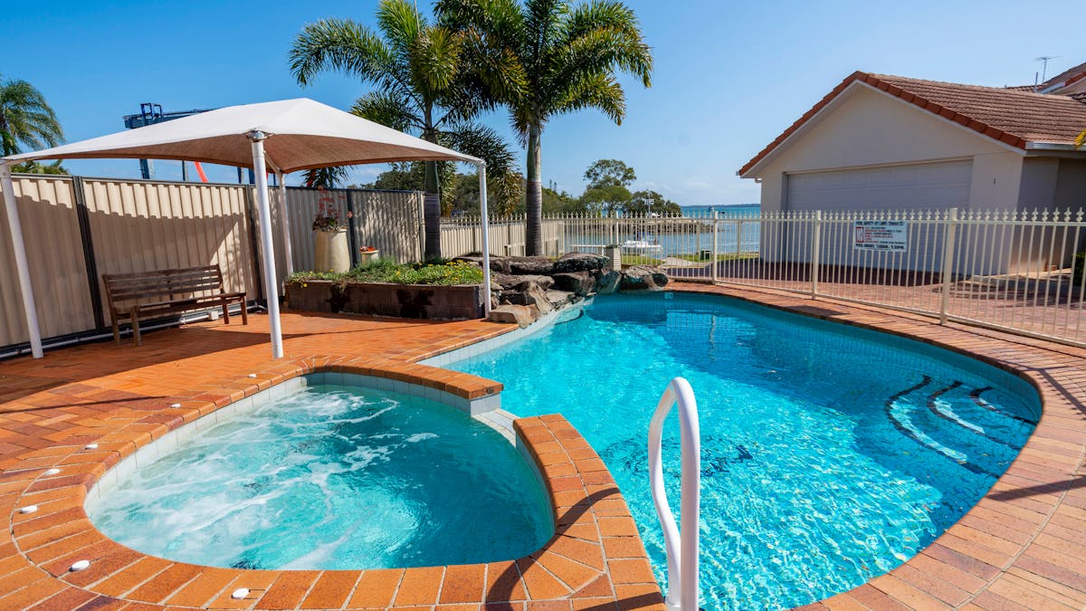 Complex pool Complex pool
