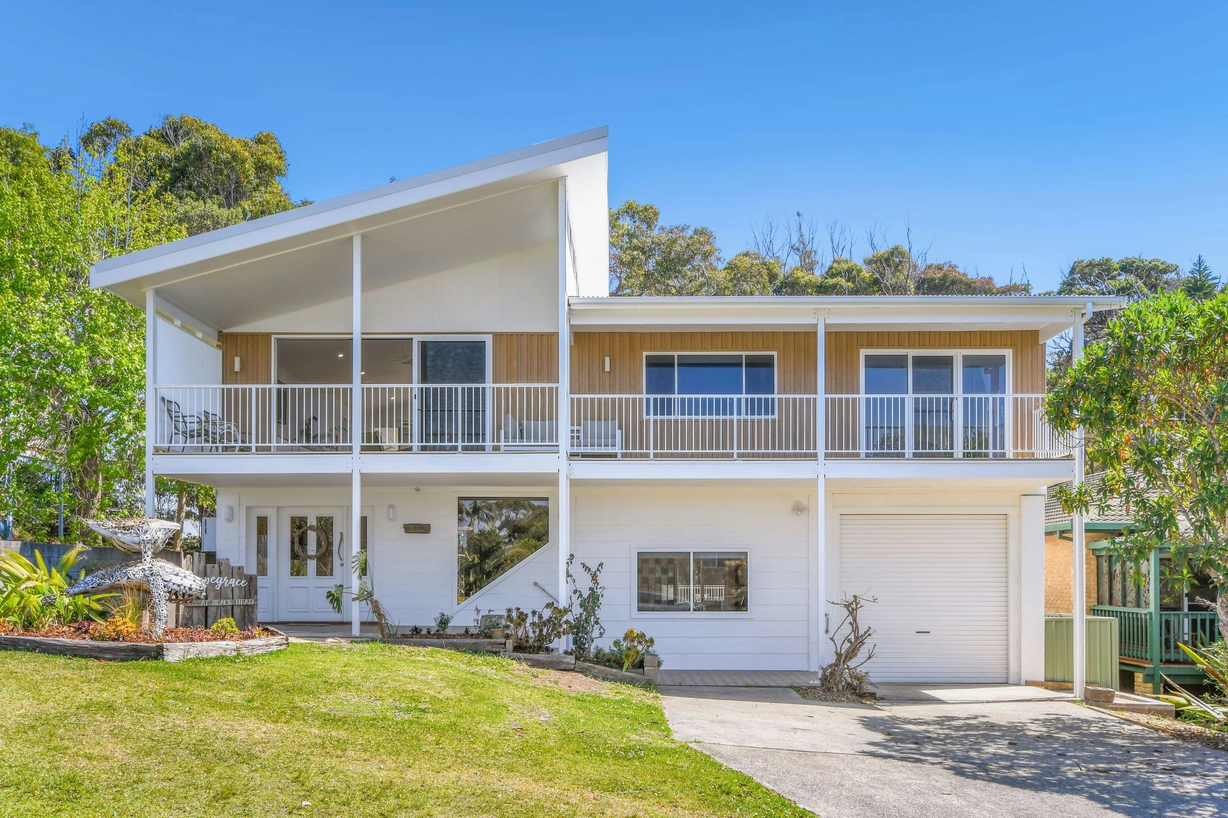 Scapegrace at Black Head NSW Holidays & Things to Do