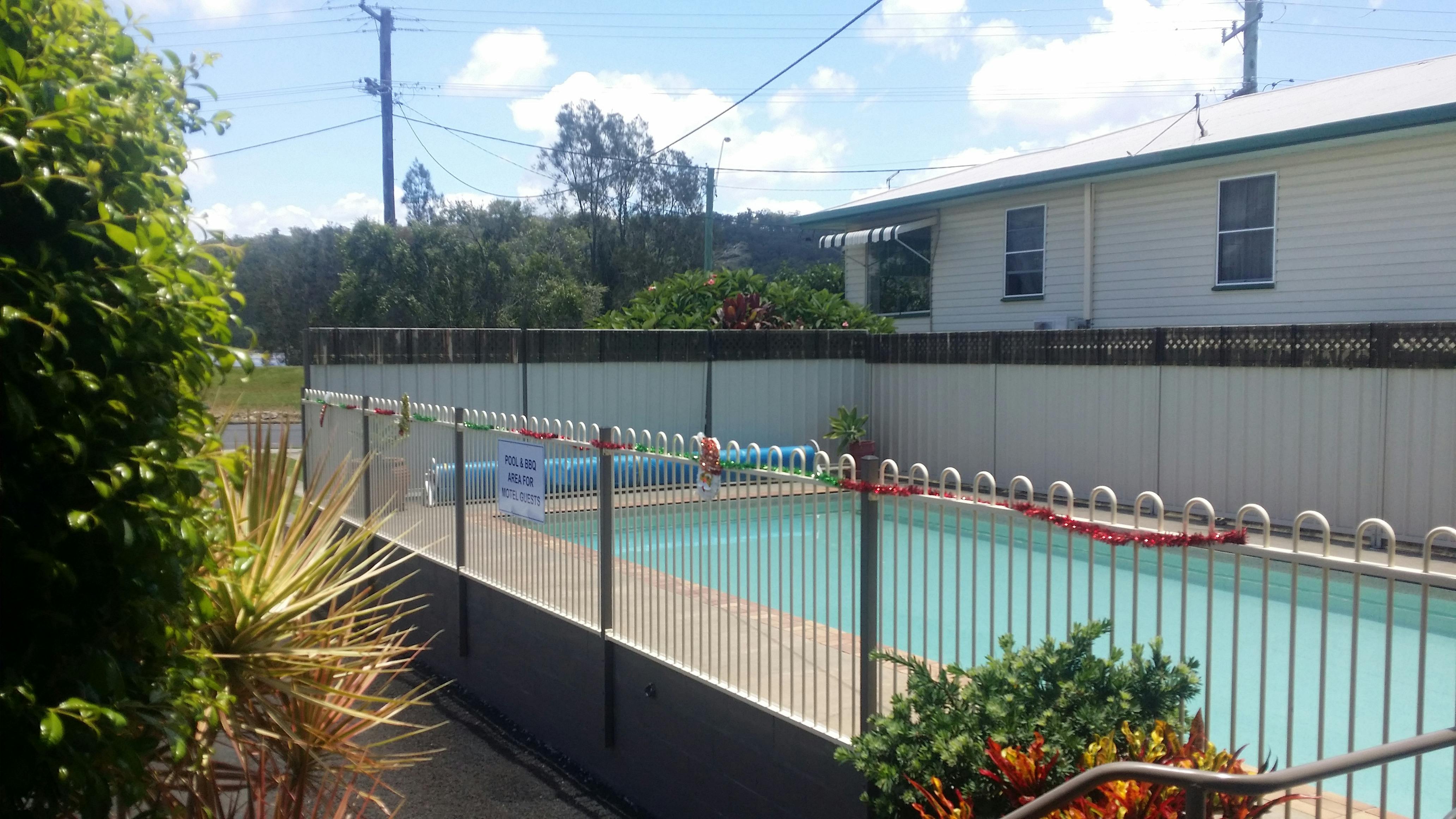 투숙객을 위한 계절별 수영장