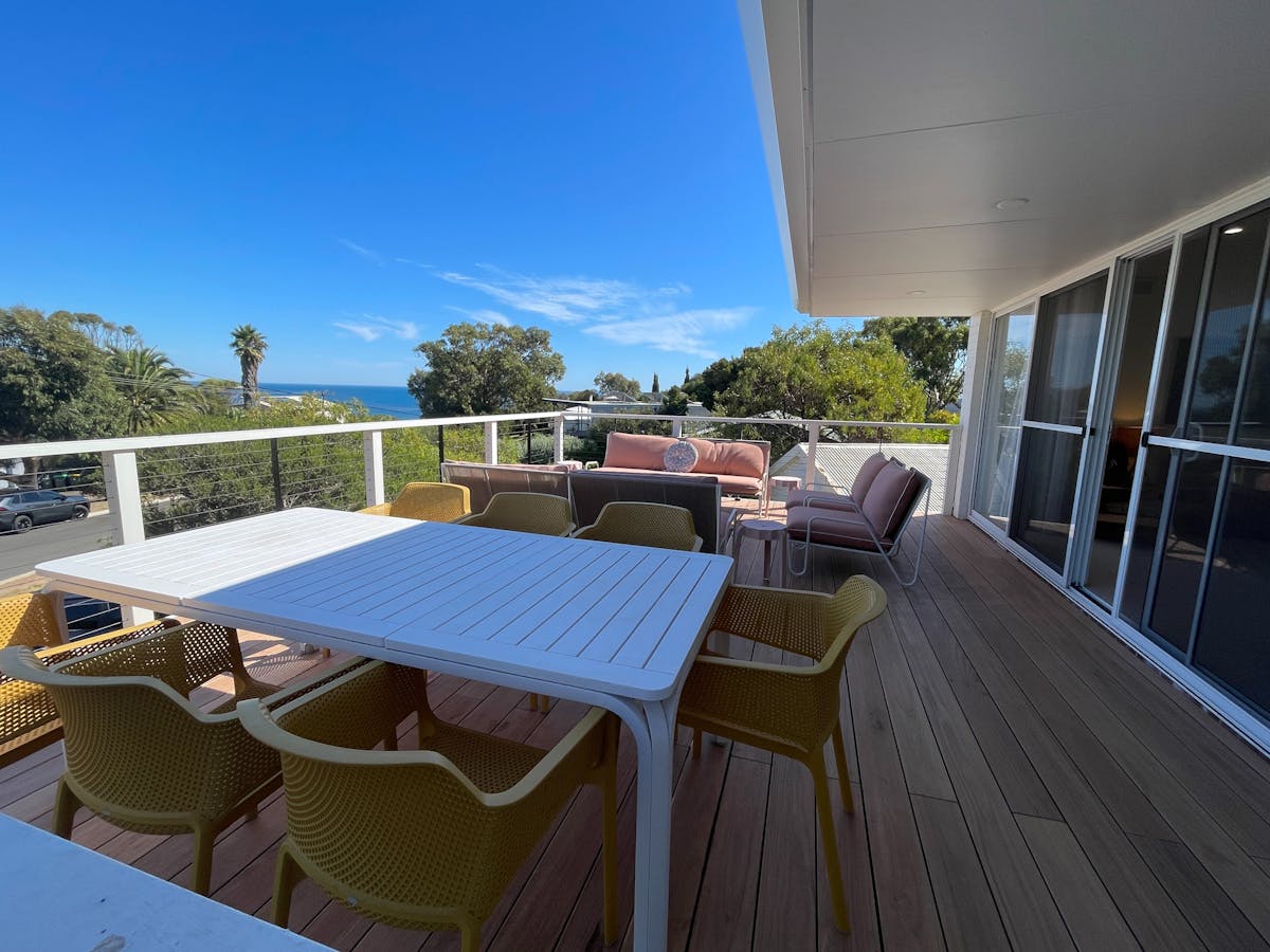 Retro Coastal Pet friendly Retreat Carrickalinga - Willy Wagtail Retreat Coast View
