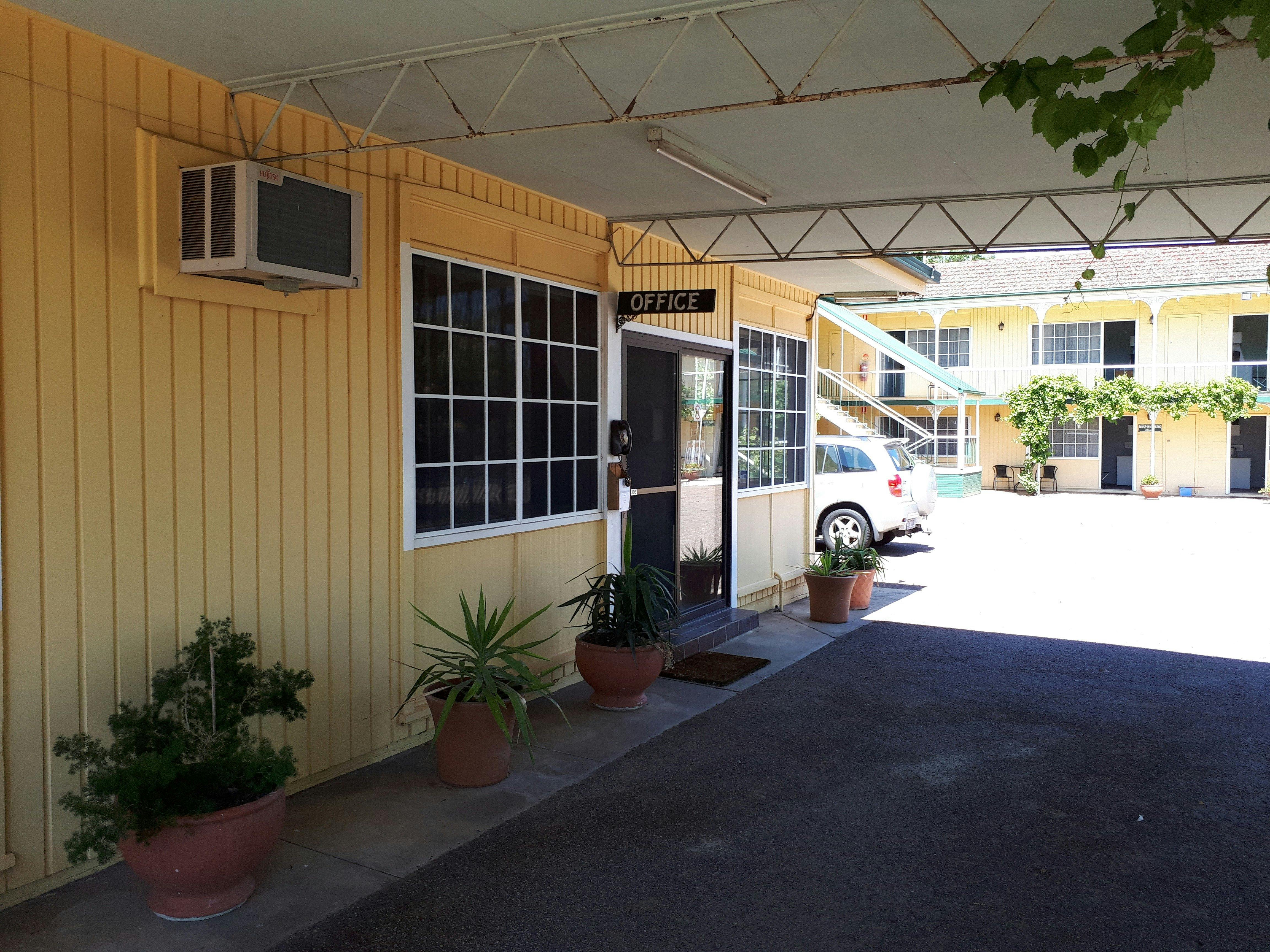 布拉德曼汽車旅館