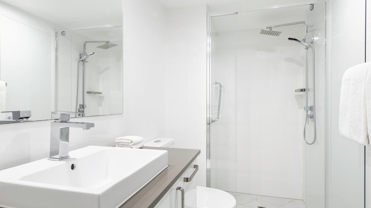 Mantra Coolangatta Beach - 2 Bedroom Apartment Bathroom