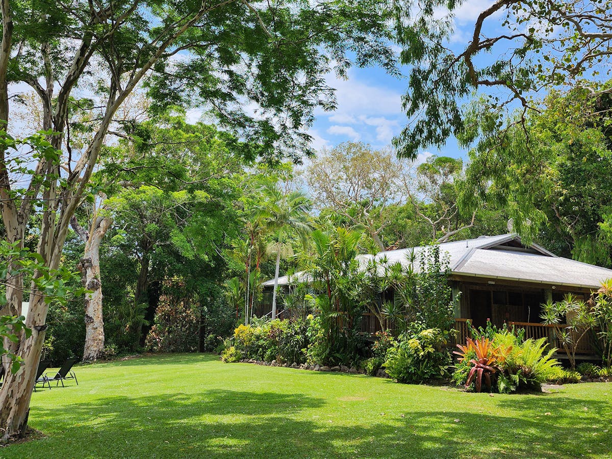 Mungumby Lodge homestead and garden