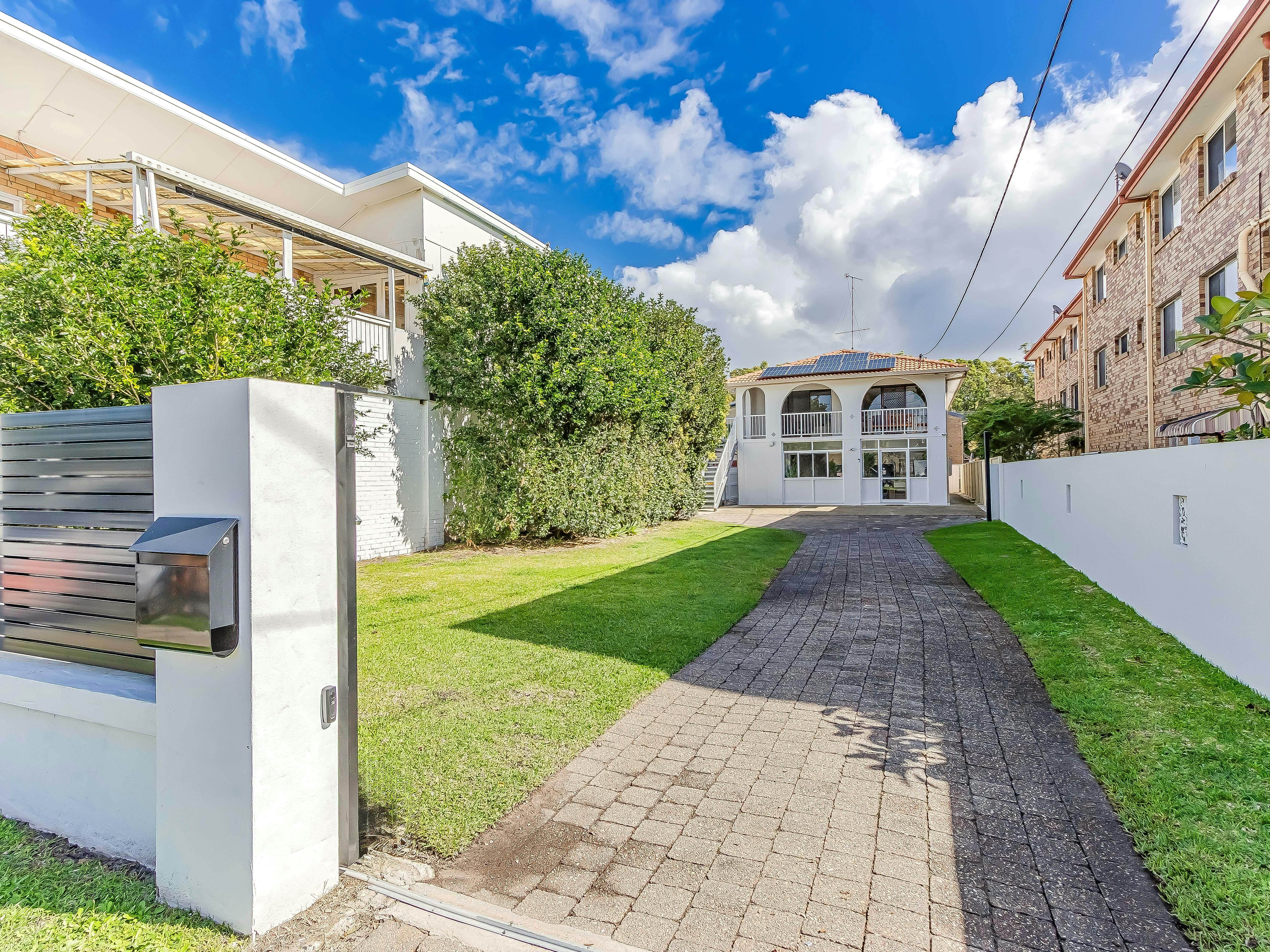 Cozy Sunny Coastal Three Bedroom Home