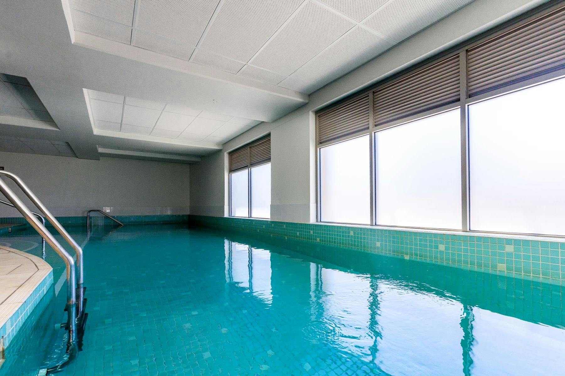 Riverside Apartments pool