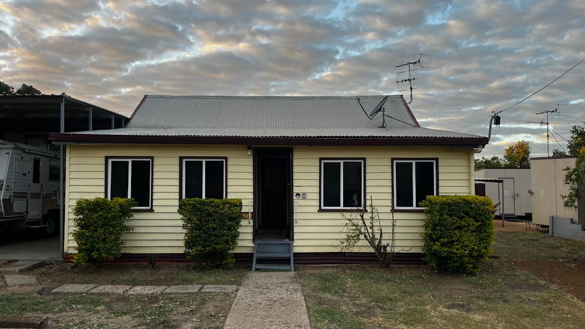 Longreach Caravan Park 3 Bedroom Cottage