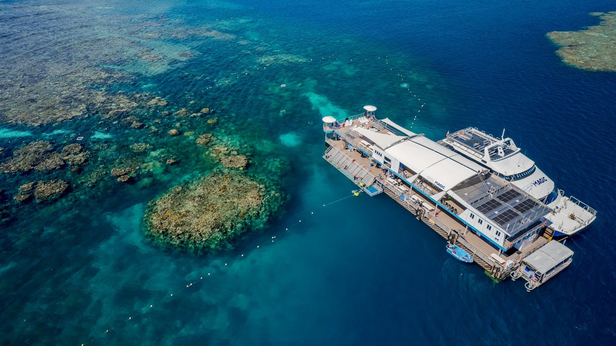 Pontoon Great Barrier Reef