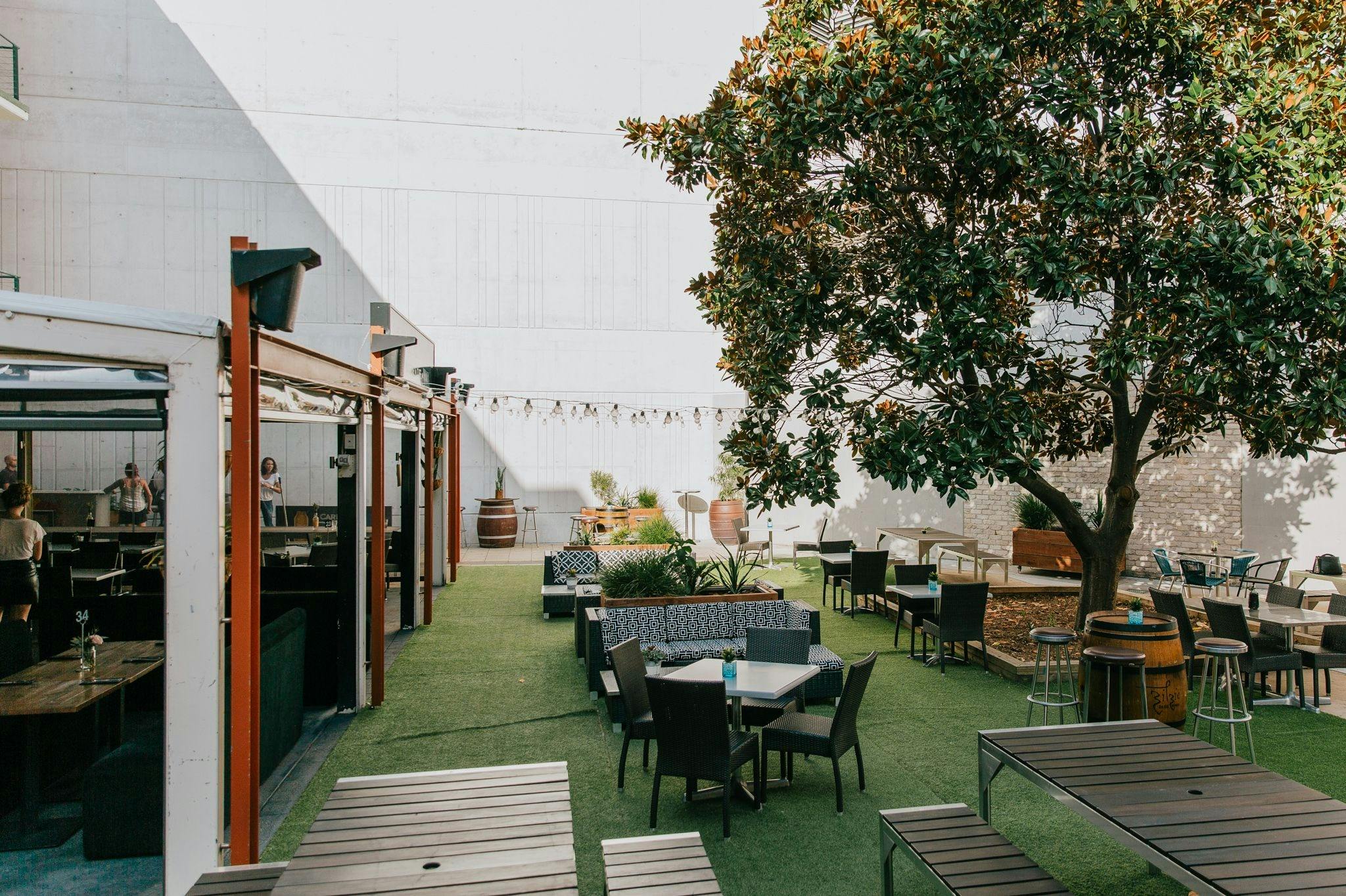 Clarendon Hotel Beer Garden