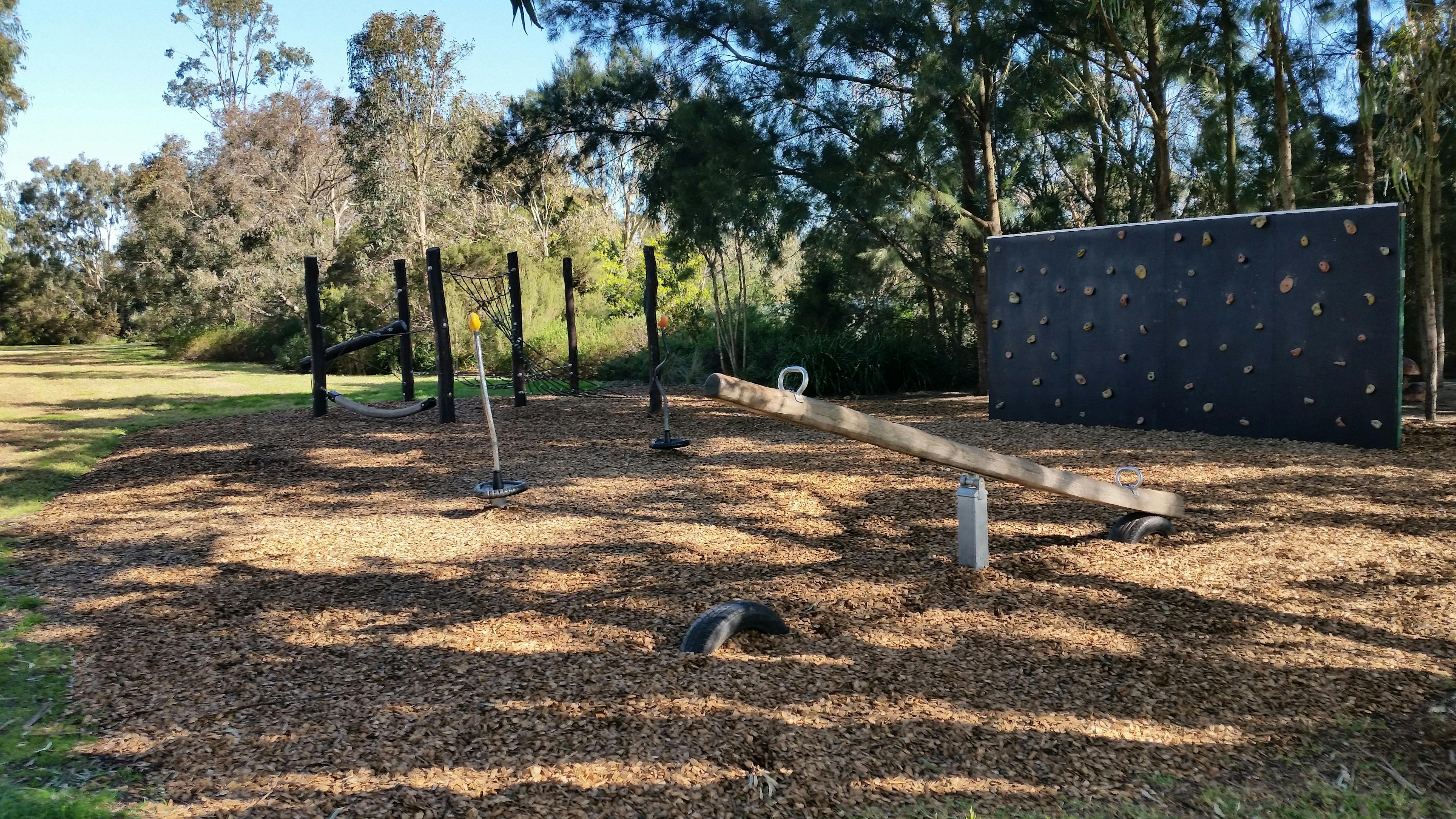 Lake Guthridge and Lake Guyatt Playground
