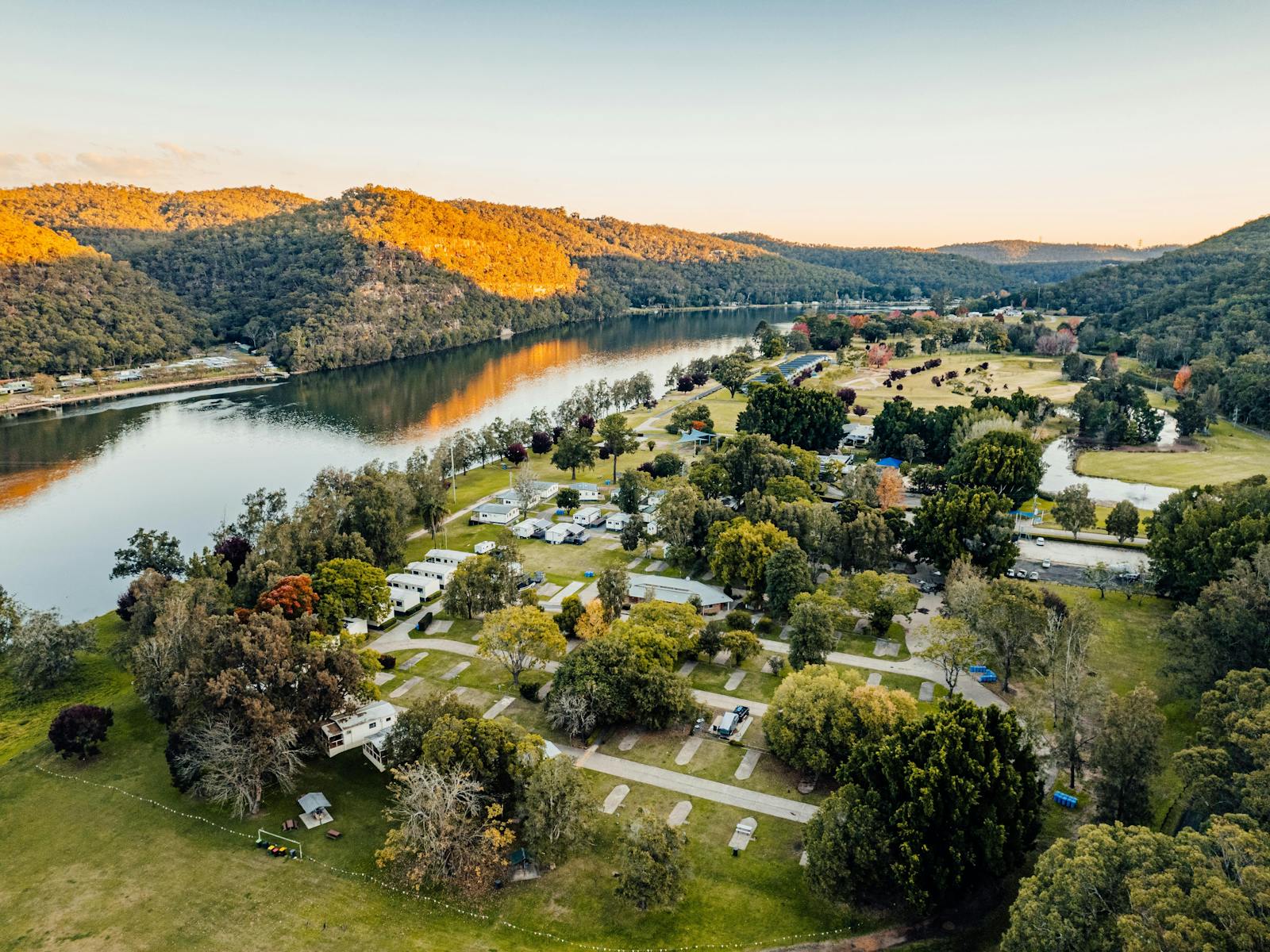 Del Rio Riverside Resort looking over the magnificent Hawkesbury River