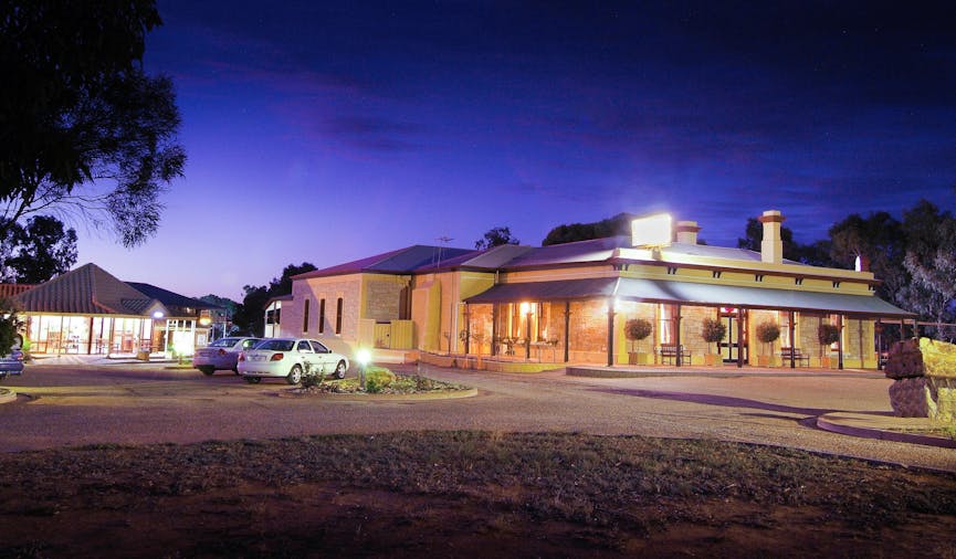 Standpipe Golf Motor Inn