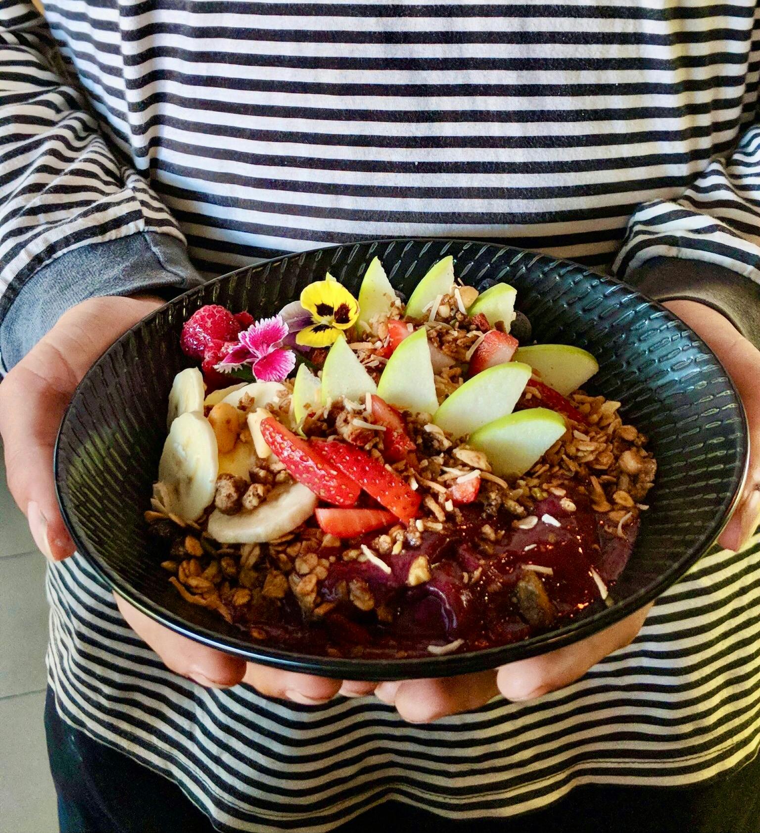 Acai blended, topped with toasted muesli, fresh fruit, berries & house made Paleo granola