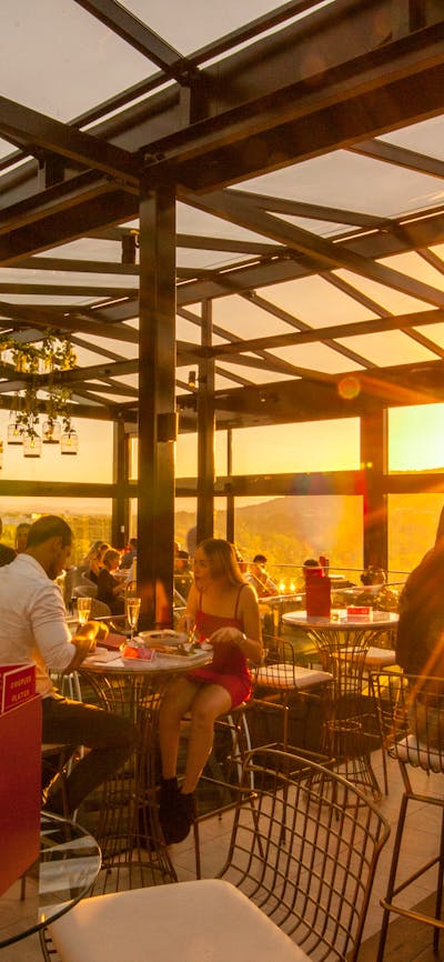 Please visit www.thehowlingmoon.com.au