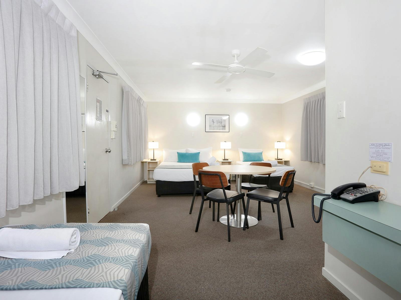 Southport Motel & Apartments | Motel Room 1 Double & 2 Single Beds Southport Motel & Apartments | Motel Room 1 Double & 2 Single Beds