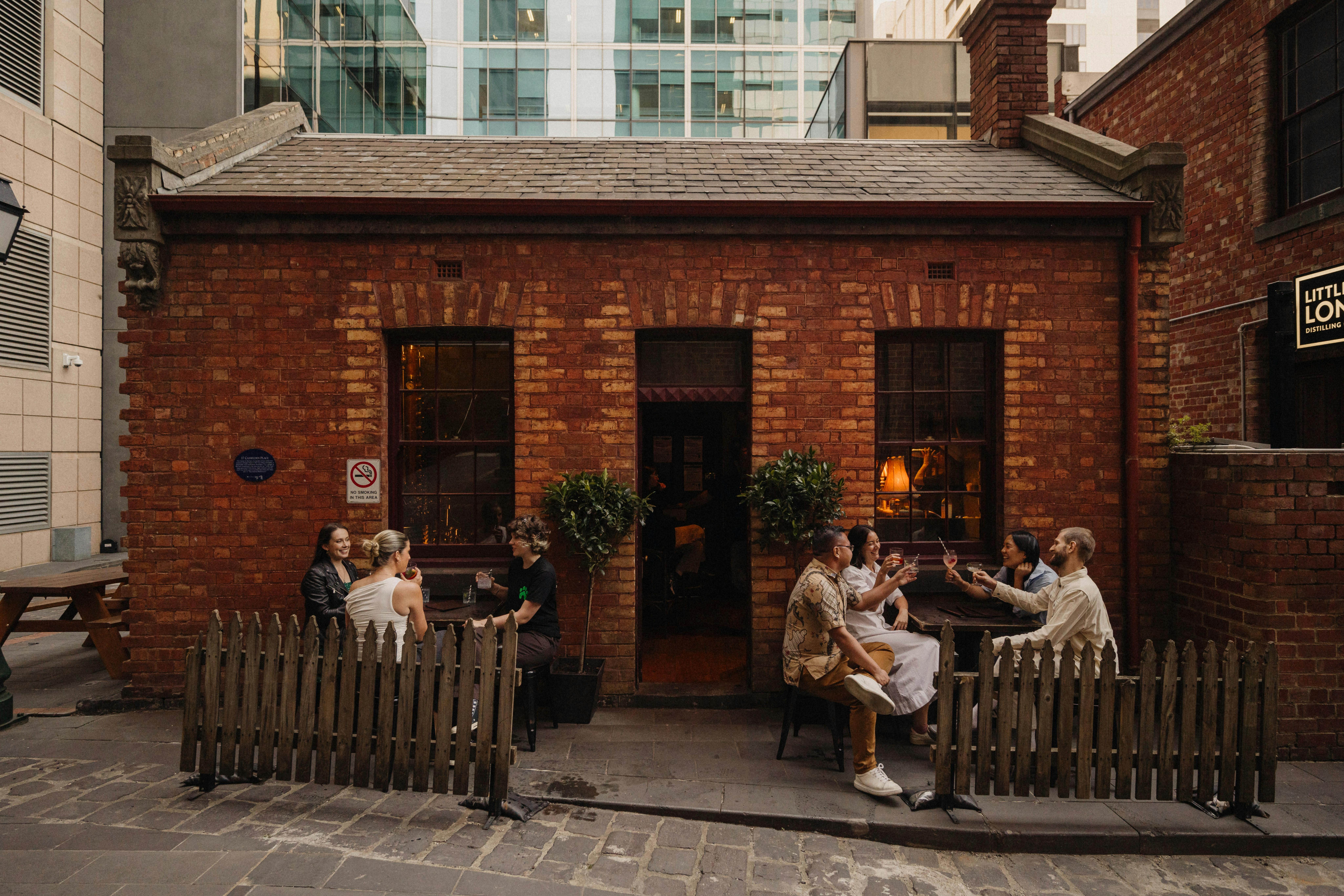 Grit, Gin, and Great Stories—A Classic Melbourne Walking Tour with a Twist