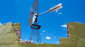 Comet windmill at Bonney Well.