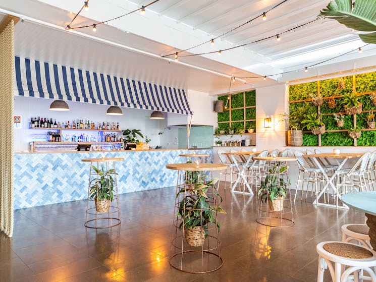 Rooftop bar with retractable roof