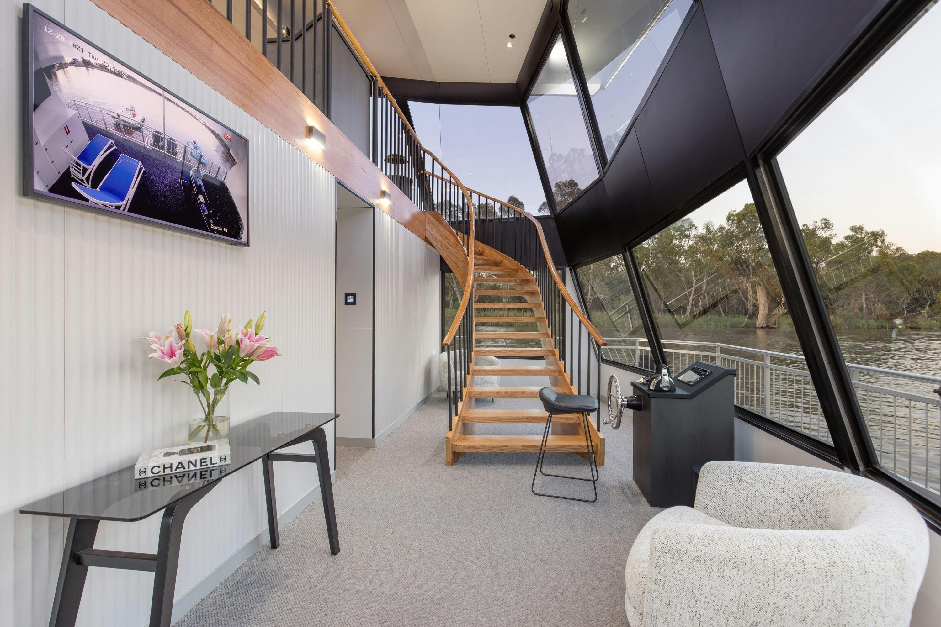 Iconic Luxury Houseboat