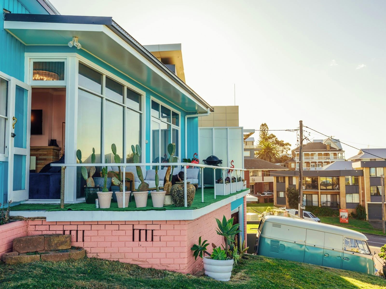 Beach holiday Accomodation Mereweather Newcastle Airbnb Holiday Ocean Front Unique Retro