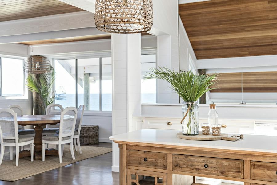 Kitchen & Dining