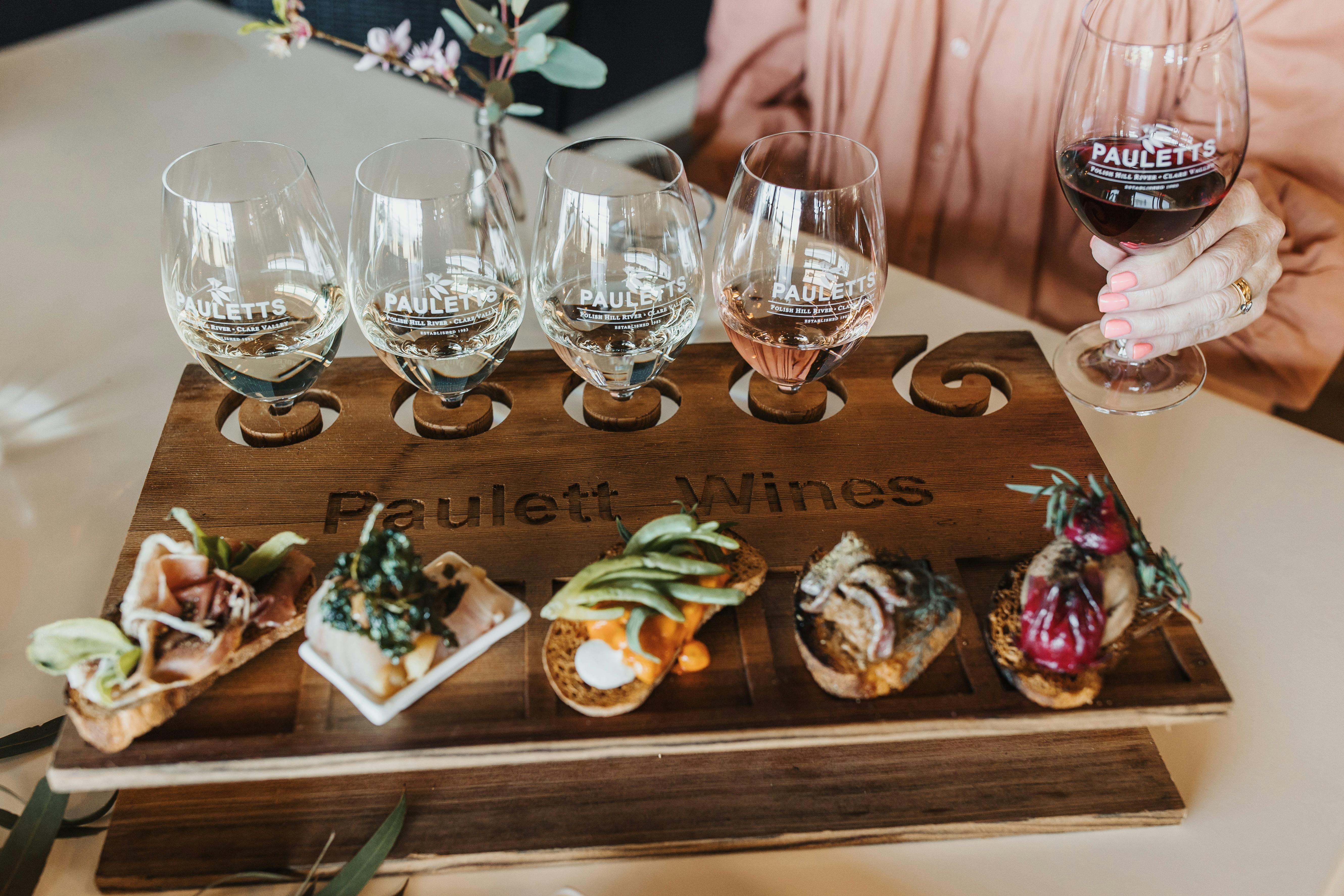 Pauletts Canapé & Wine Flight Experience