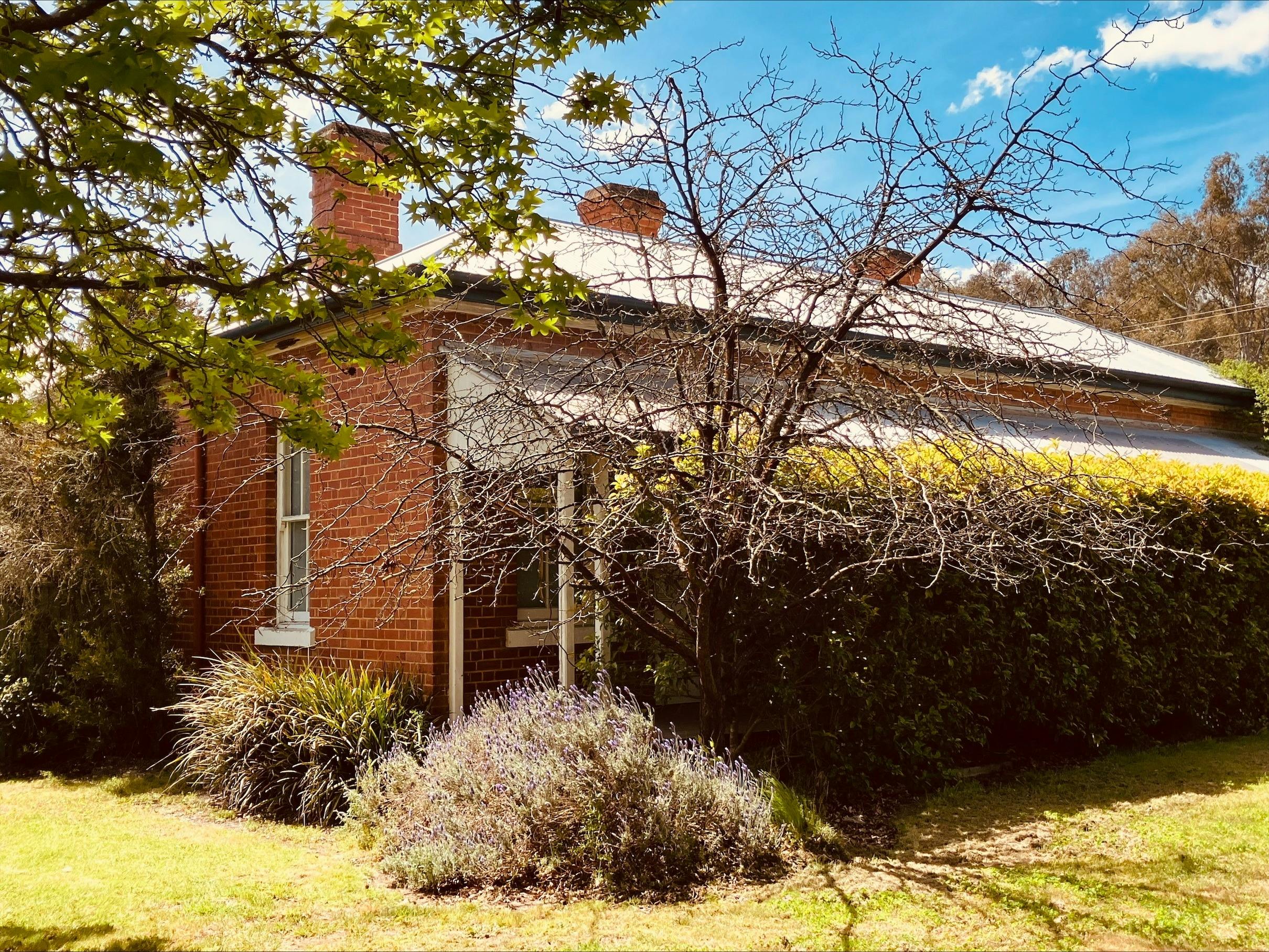 Old Polce Station, Yea